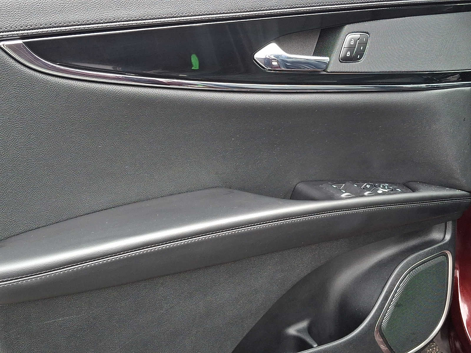 Thumbnail: 2023 Lincoln Nautilus - 10