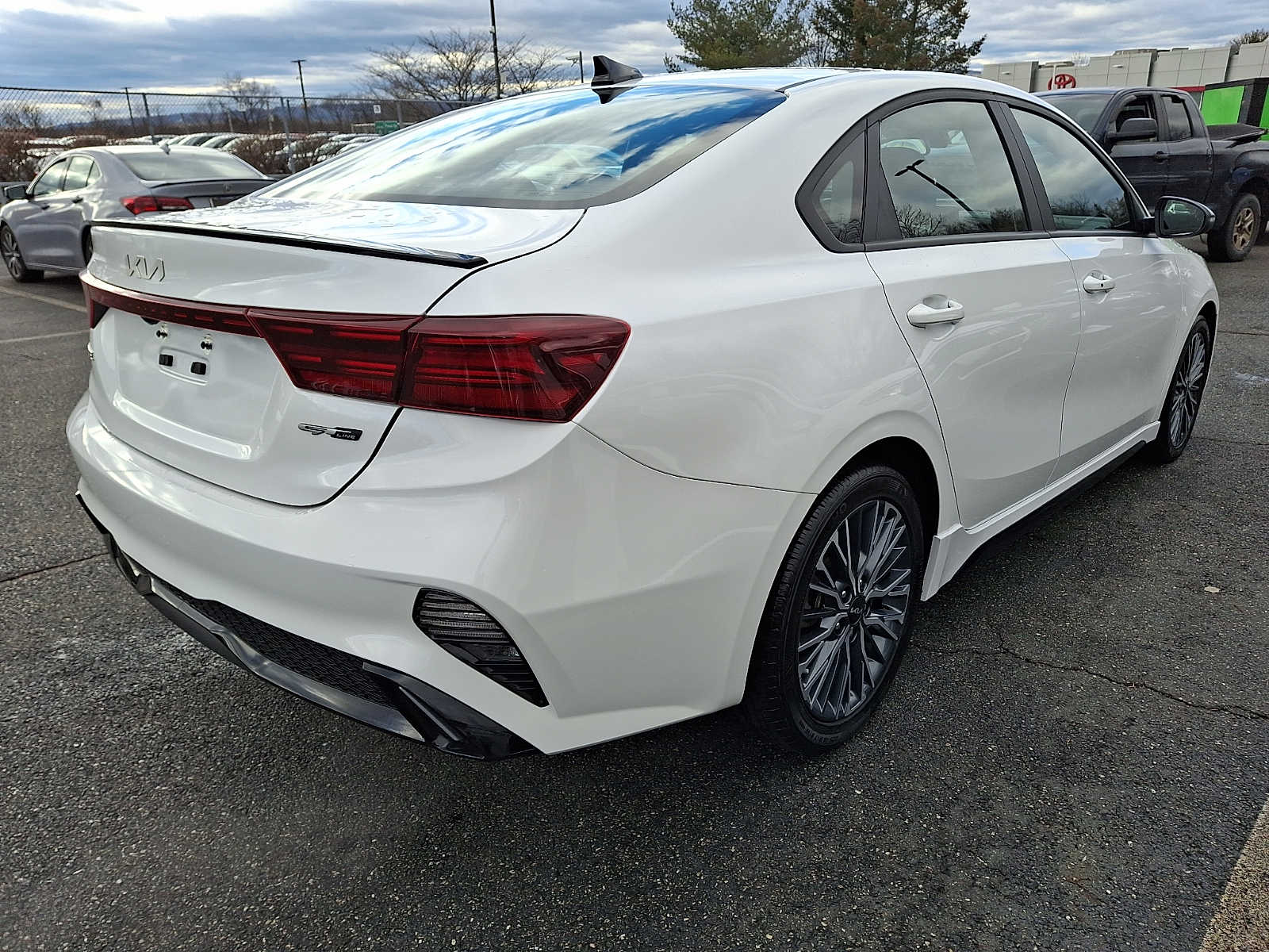 Thumbnail: 2023 Kia Forte - 4