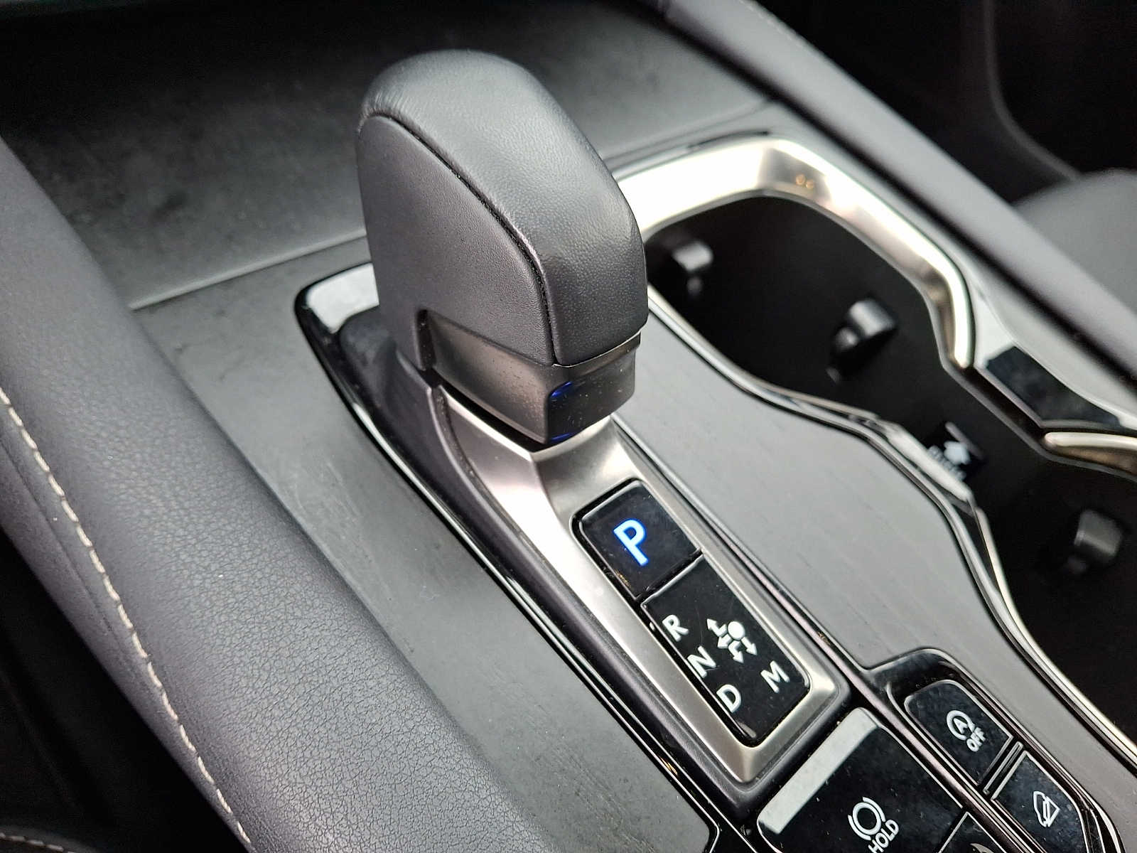 Thumbnail: 2023 Lexus RX - 12