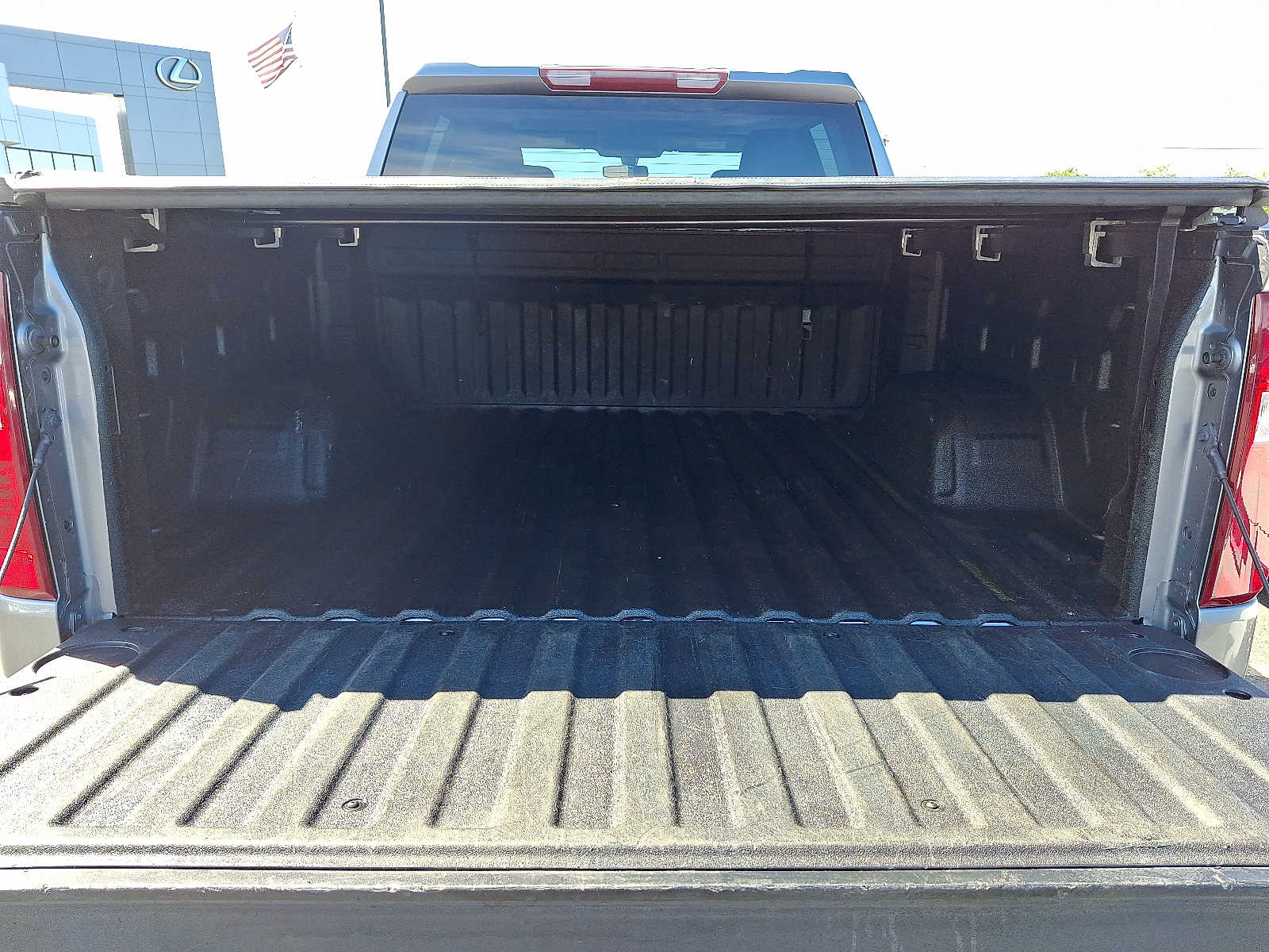 Thumbnail: 2021 Chevrolet Silverado 1500 - 26