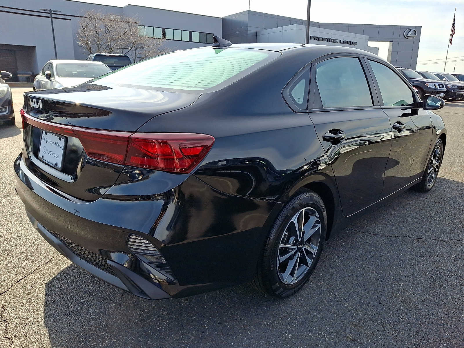 Thumbnail: 2023 Kia Forte - 4