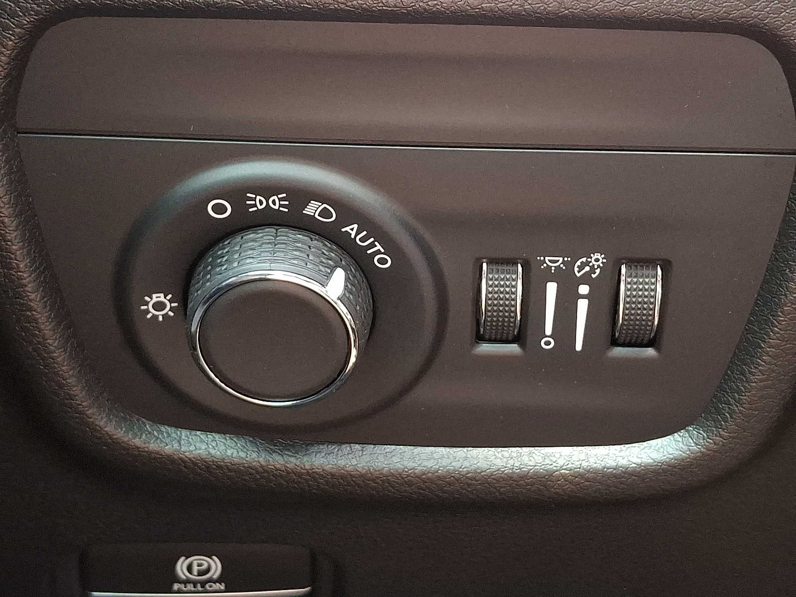 2023 Jeep Grand Cherokee Laredo 23