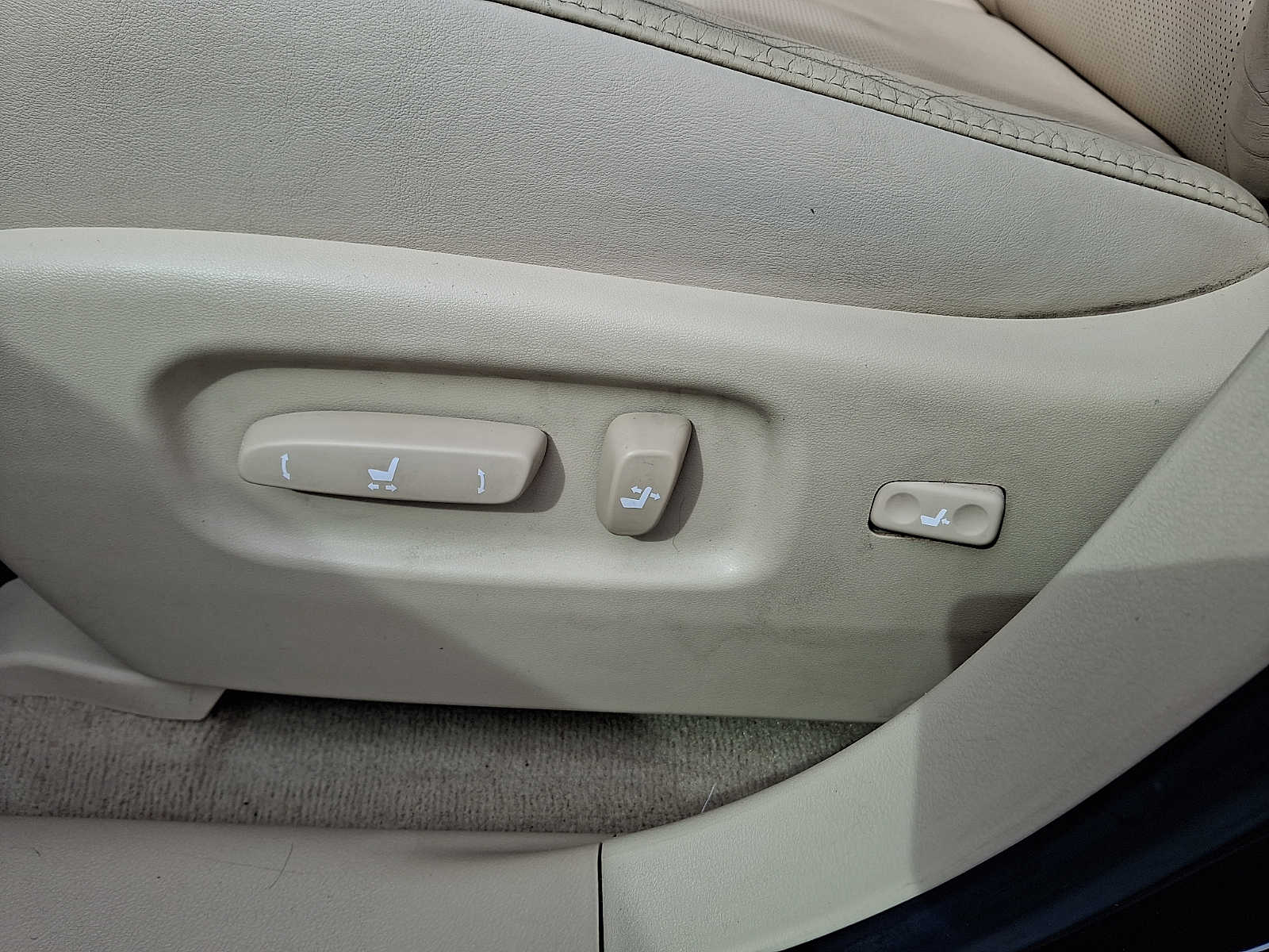 Thumbnail: 2010 Lexus RX - 11