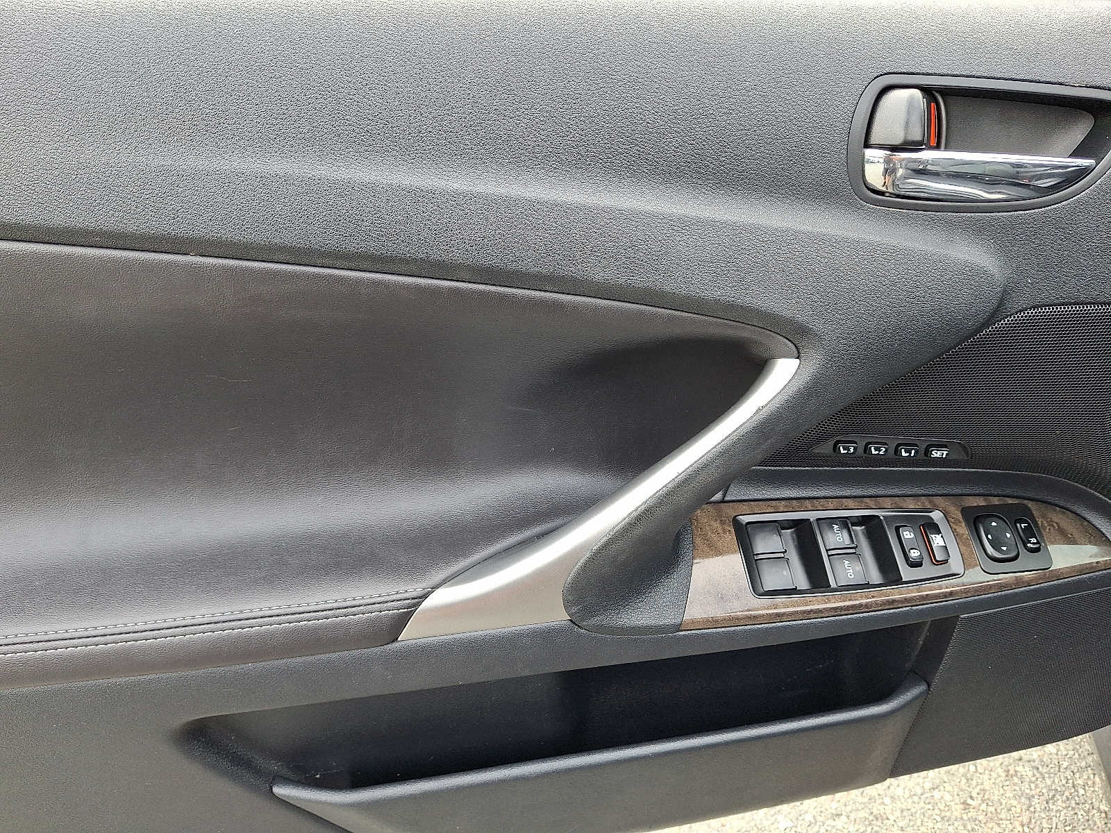 Thumbnail: 2010 Lexus IS - 10