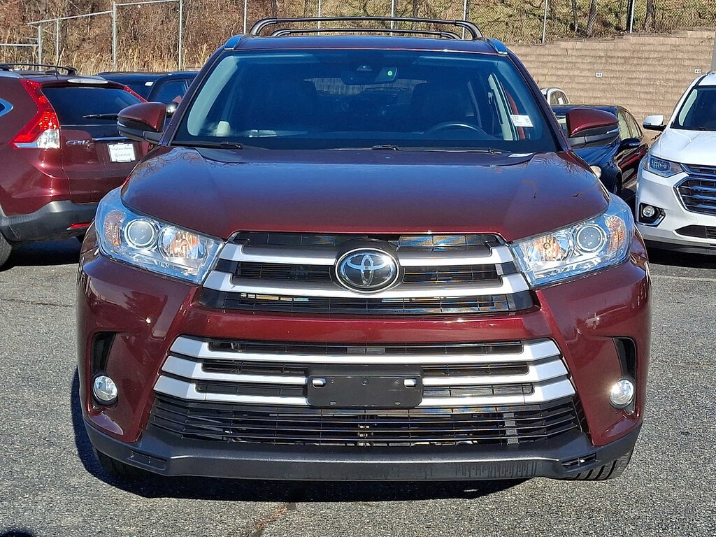 Used 2019 Toyota Highlander XLE V6 SUV