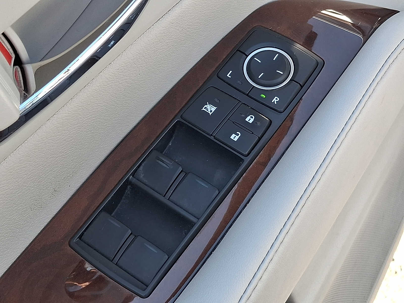 Thumbnail: 2012 Lexus RX - 30
