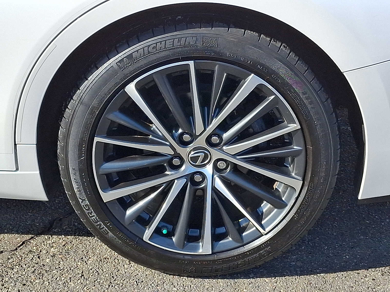 Thumbnail: 2023 Lexus ES - 7