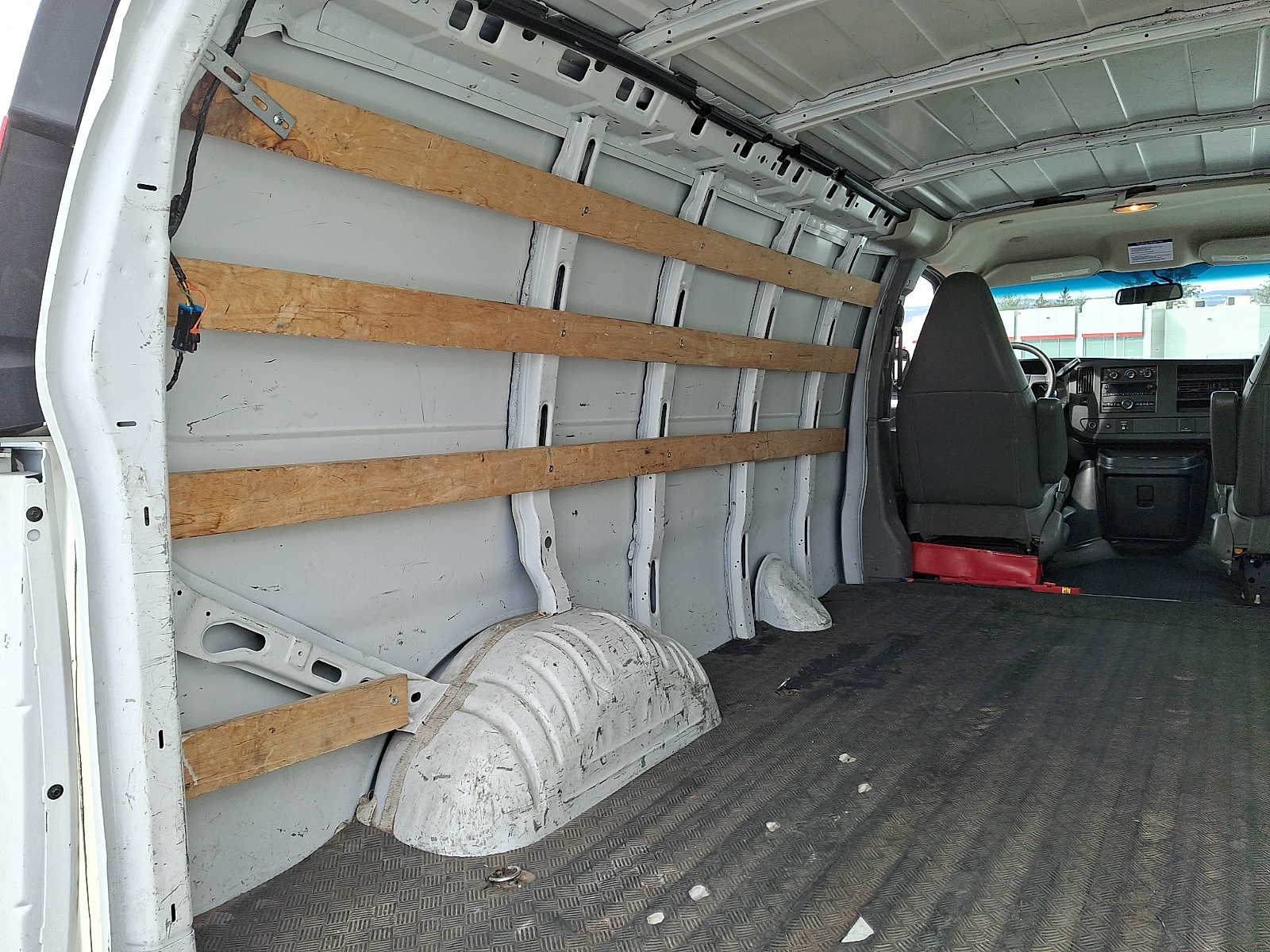 Thumbnail: 2019 GMC Savana - 26