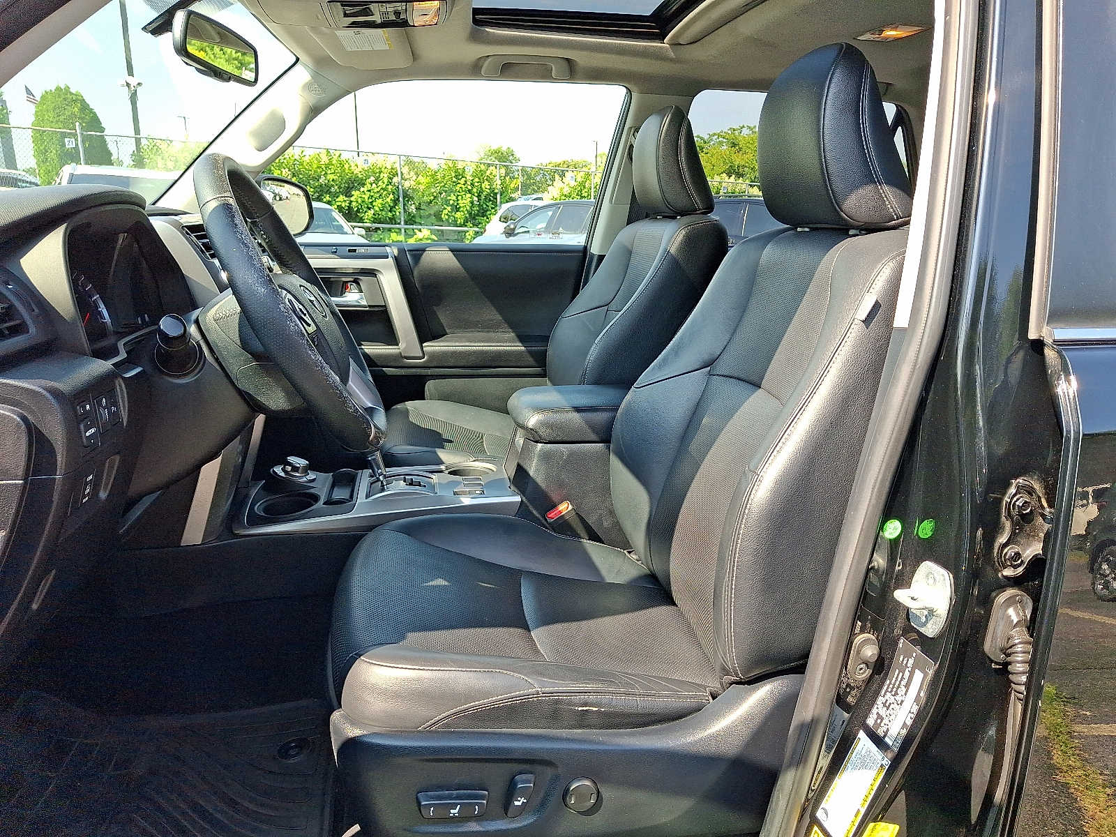 Thumbnail: 2015 Toyota 4Runner - 9