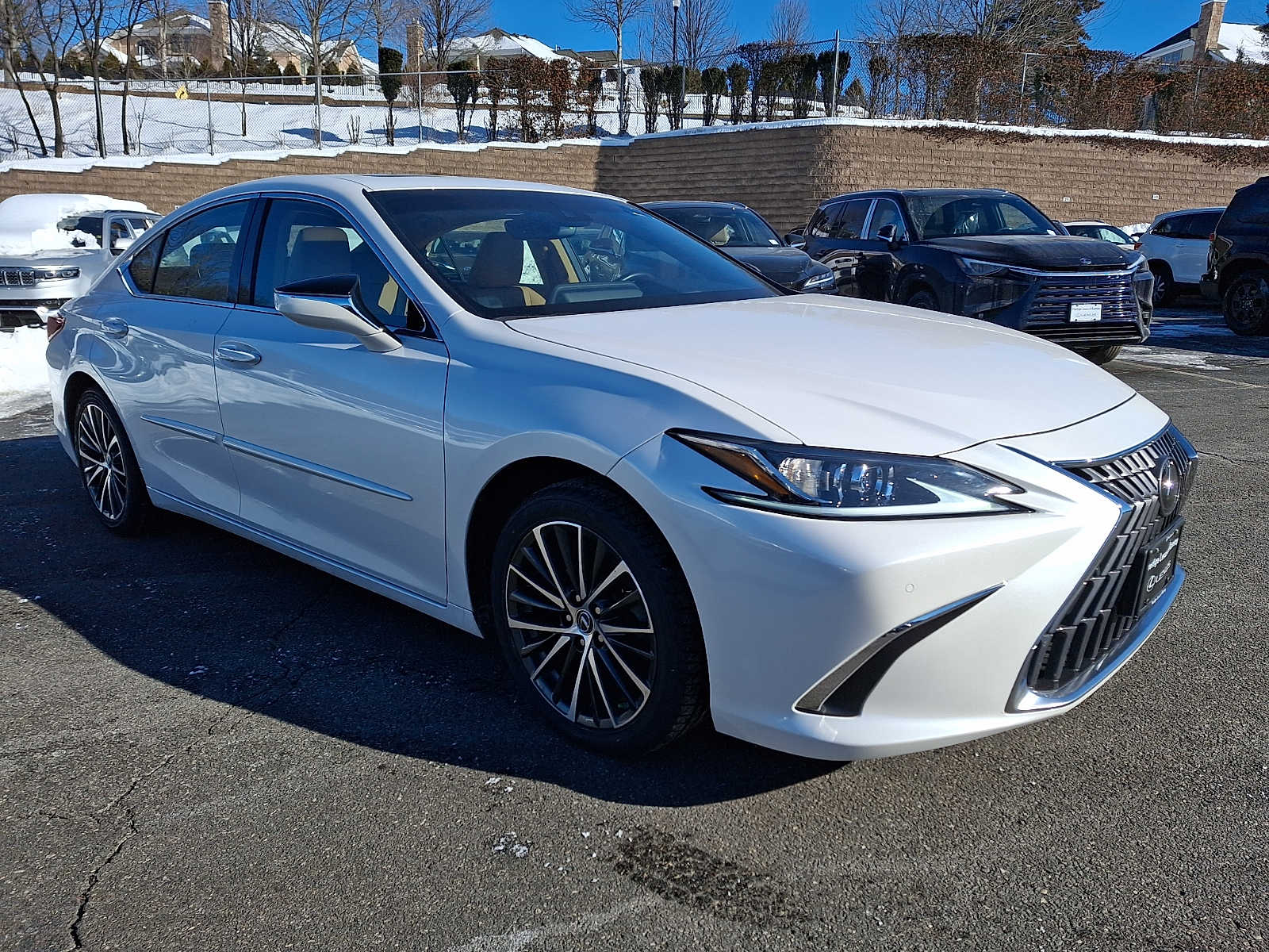Thumbnail: 2023 Lexus ES - 3