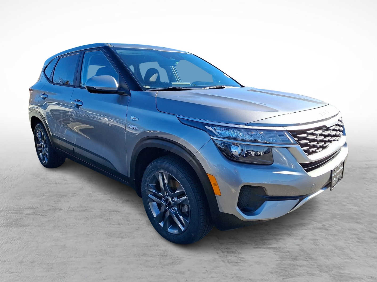 Thumbnail: 2023 Kia Seltos - 3