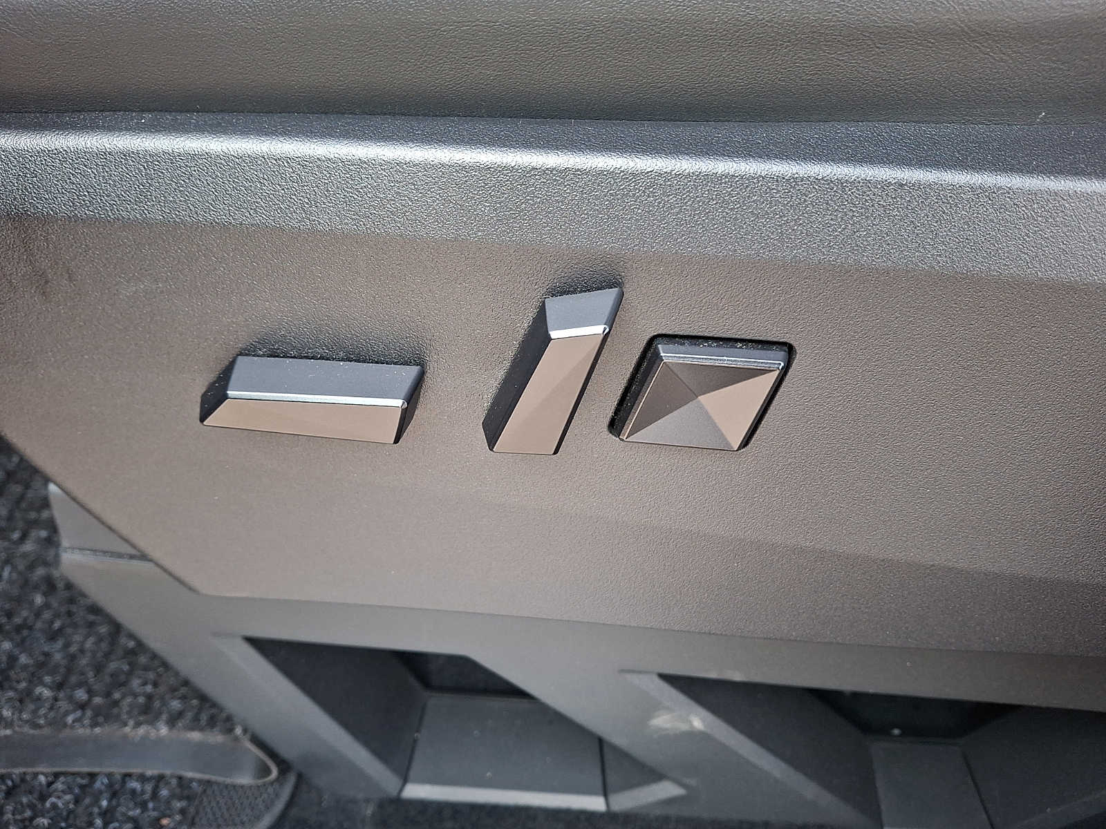 Thumbnail: 2024 Tesla Cybertruck - 11