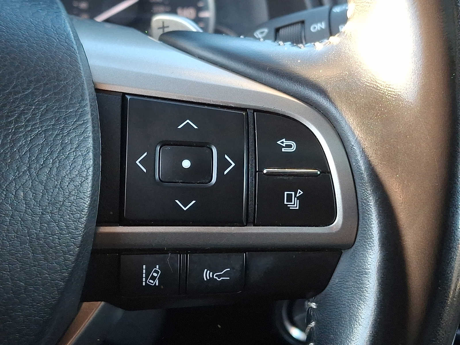 Thumbnail: 2022 Lexus RX - 20