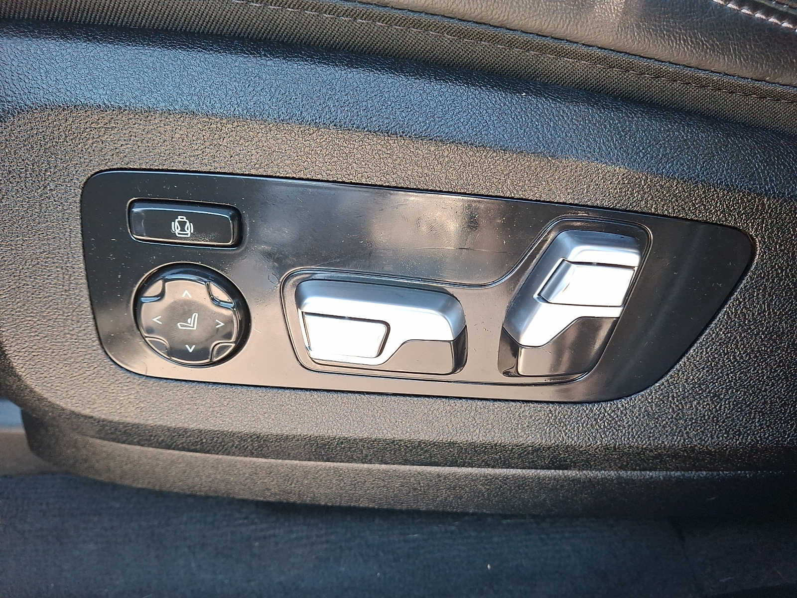 Thumbnail: 2023 BMW X7 - 10