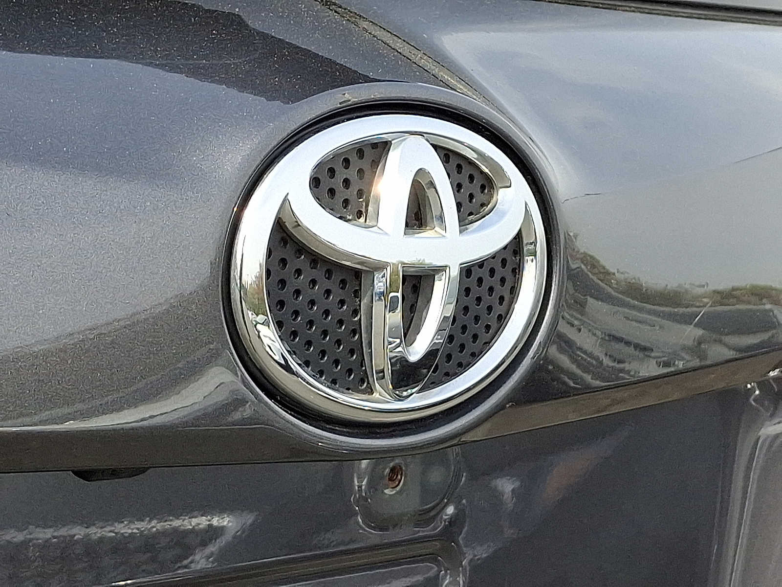 Thumbnail: 2018 Toyota RAV4 - 28