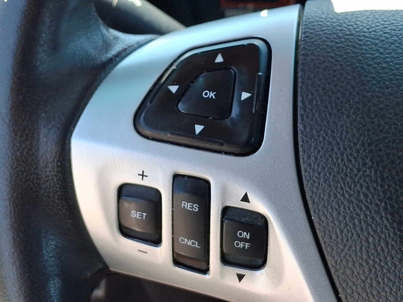Thumbnail: 2015 Ford Explorer - 19