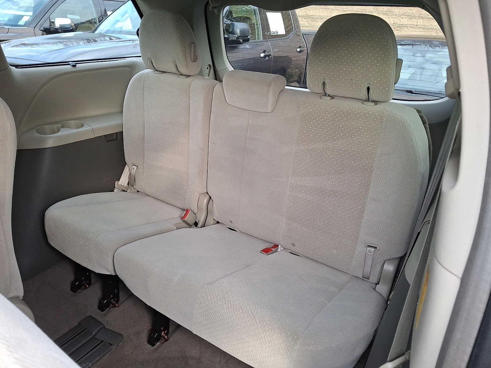 Thumbnail: 2014 Toyota Sienna - 9