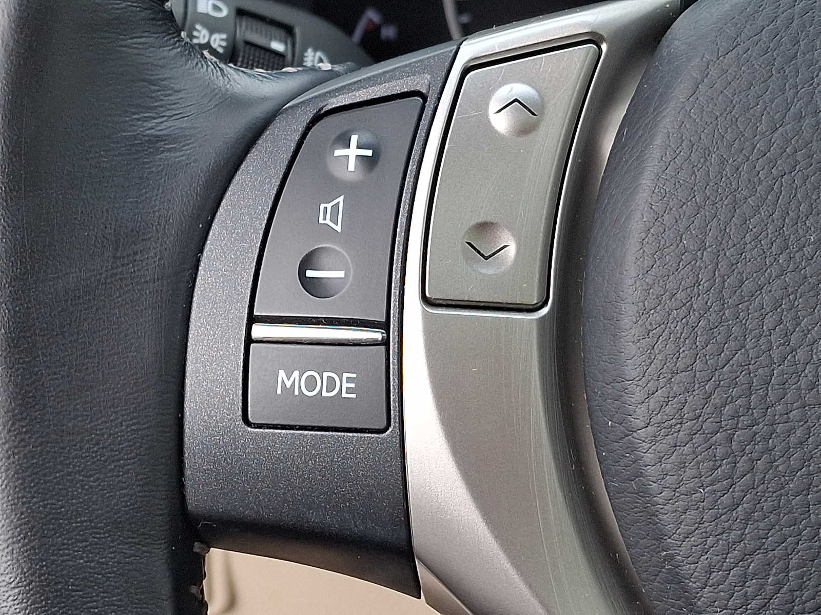 Thumbnail: 2015 Lexus ES - 18