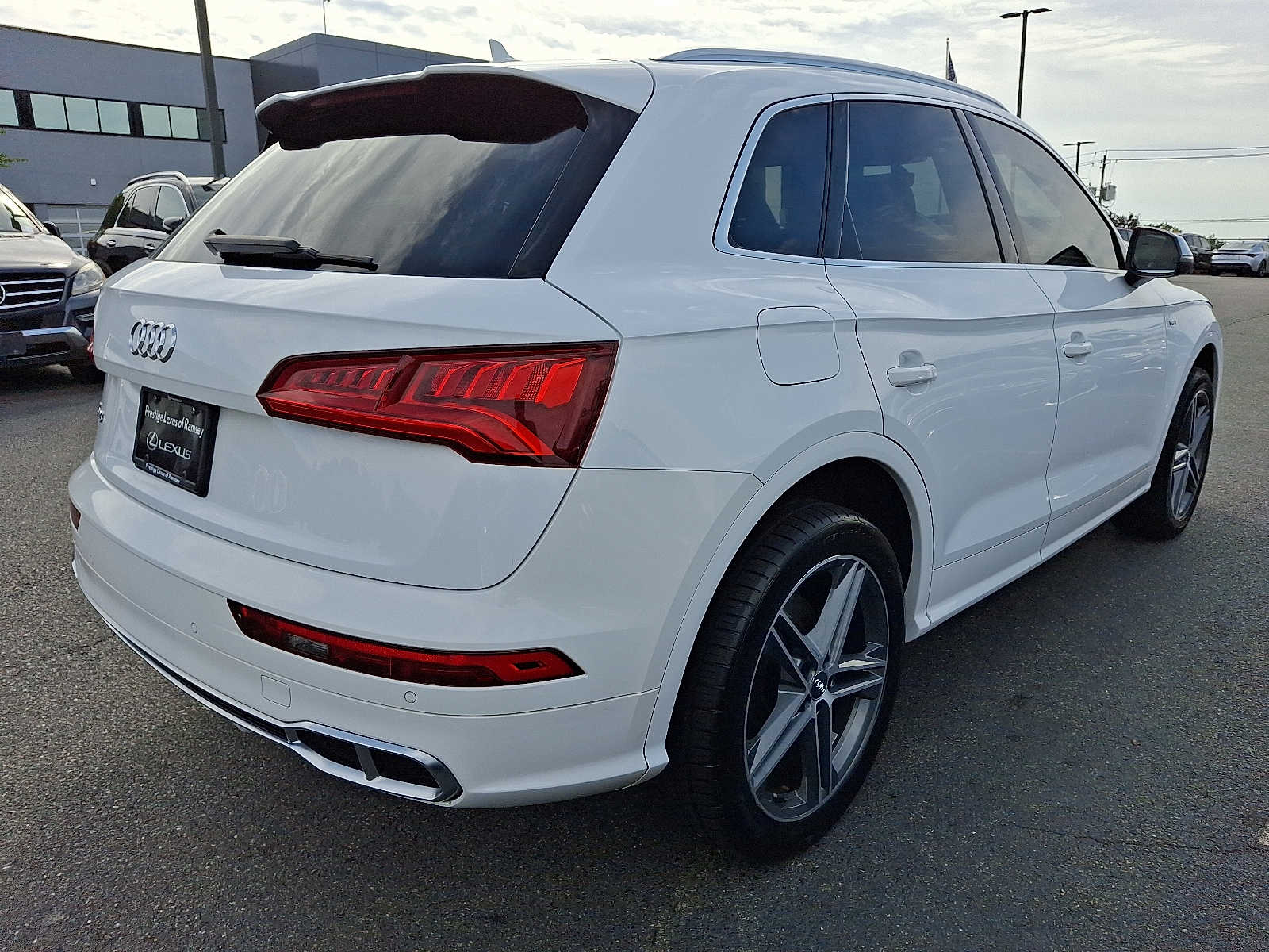 Thumbnail: 2018 Audi SQ5 - 4