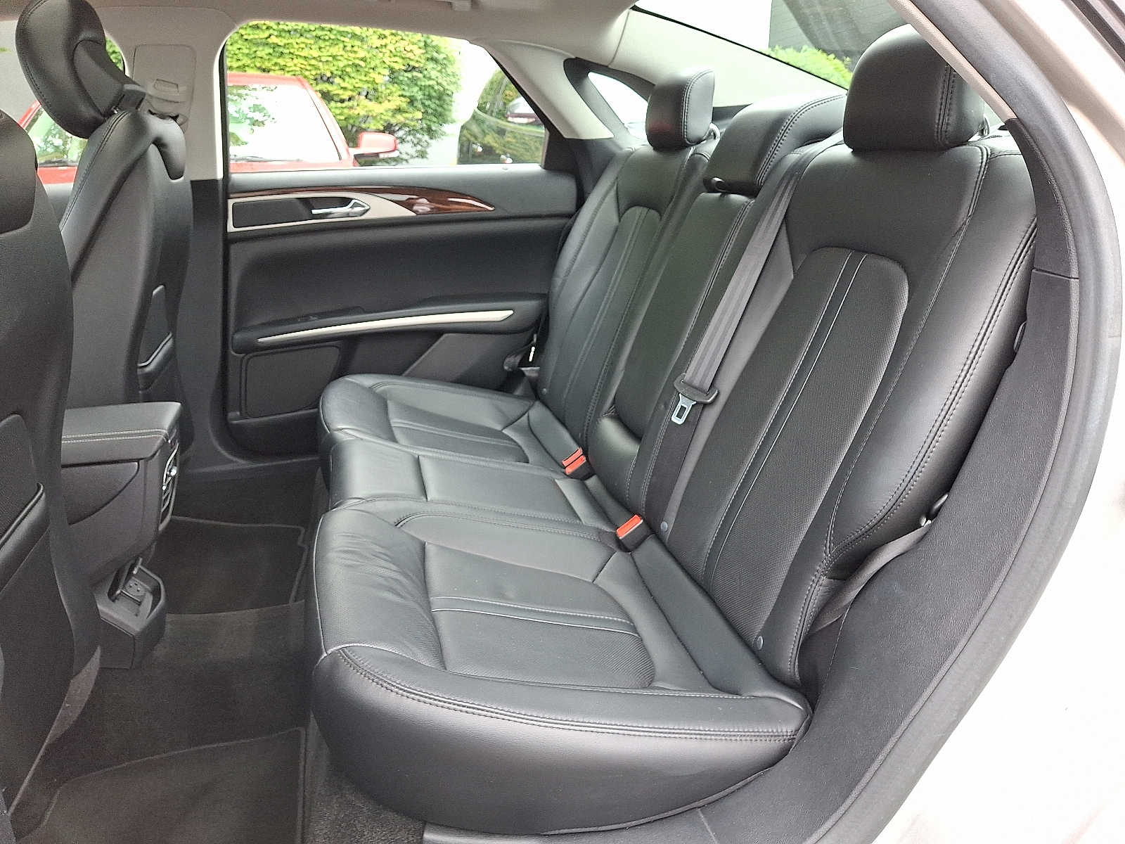 Thumbnail: 2016 Lincoln MKZ - 8
