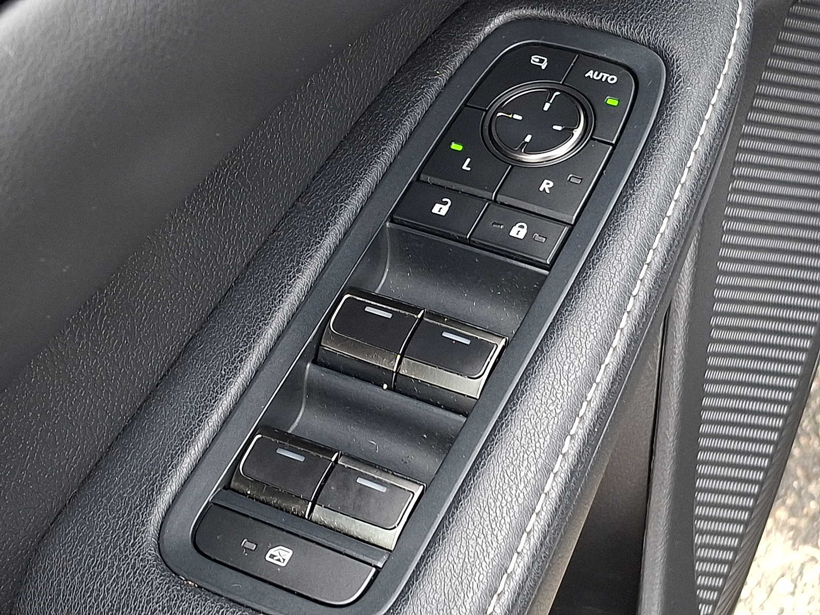 Thumbnail: 2023 Lexus RX - 24