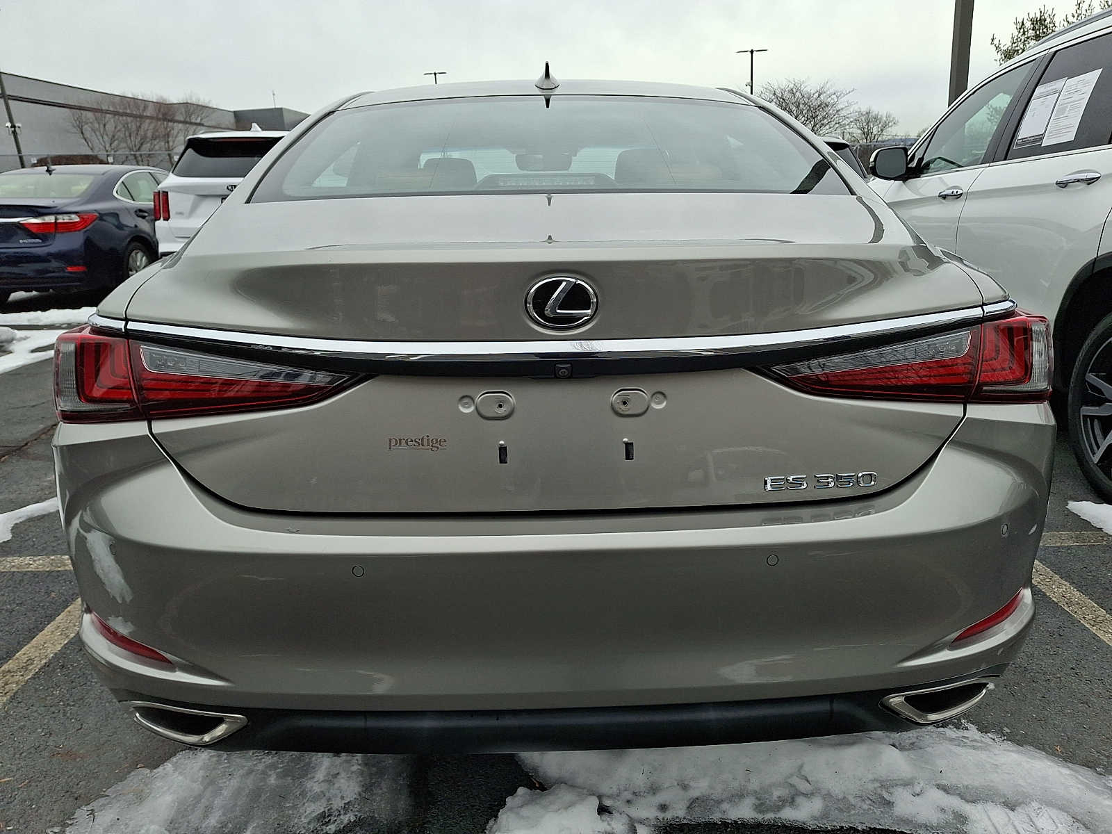 Thumbnail: 2019 Lexus ES - 5