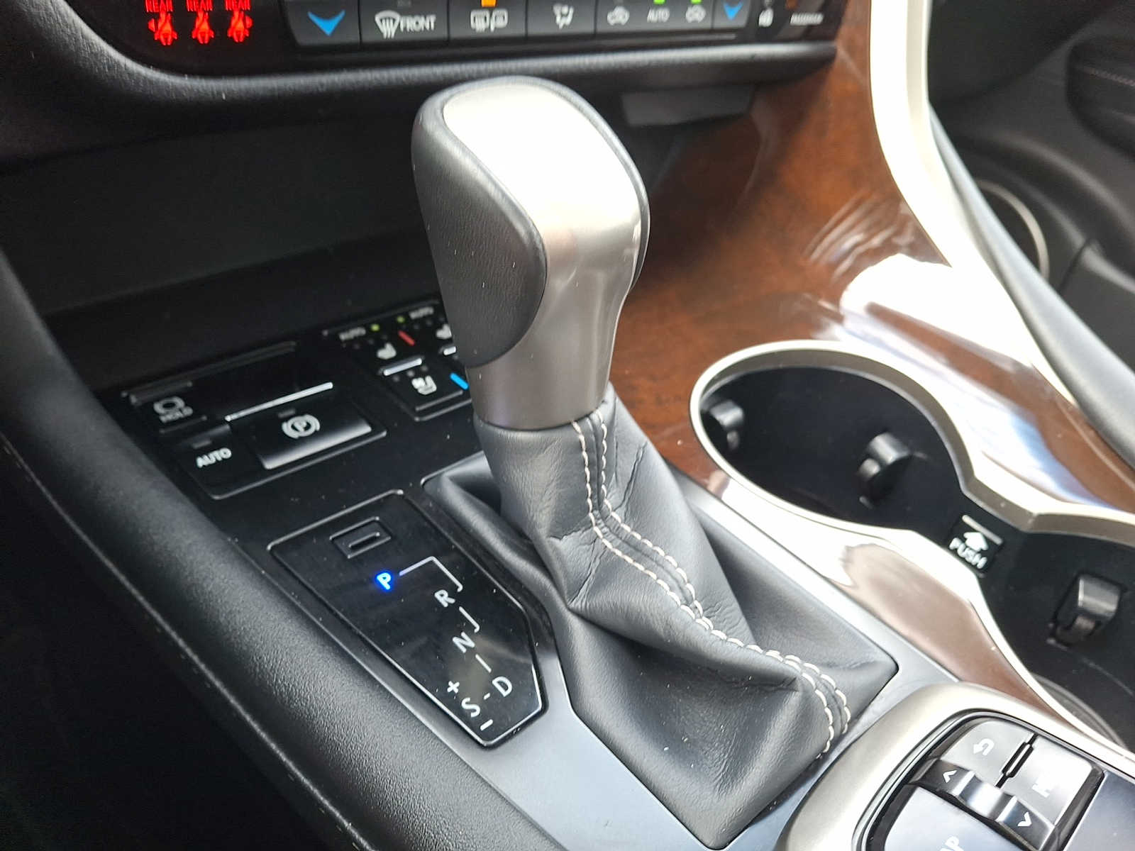 Thumbnail: 2019 Lexus RX - 13