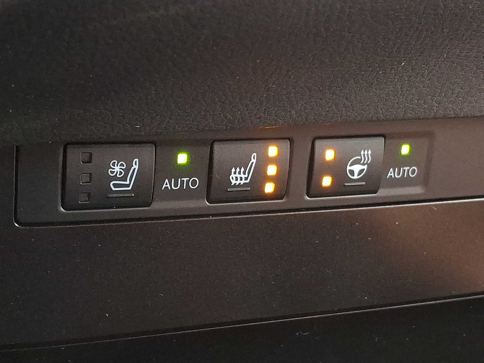 Thumbnail: 2024 Lexus ES - 21