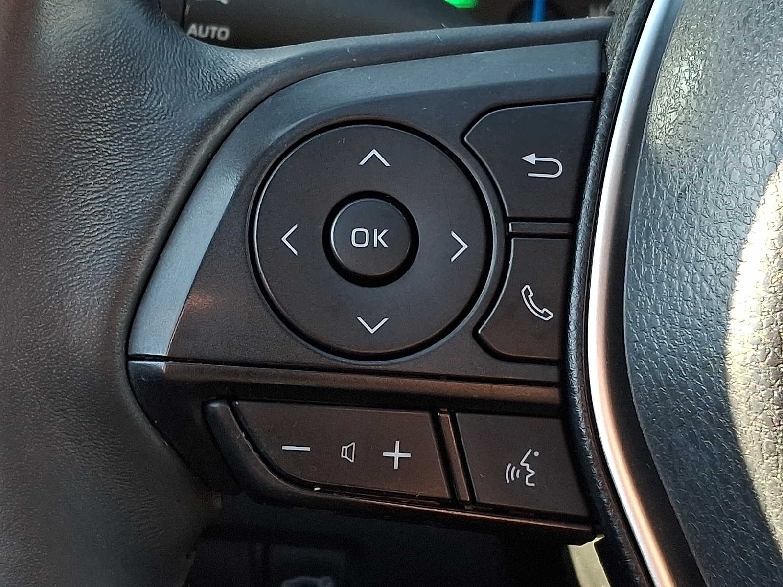 Thumbnail: 2023 Toyota Venza - 17