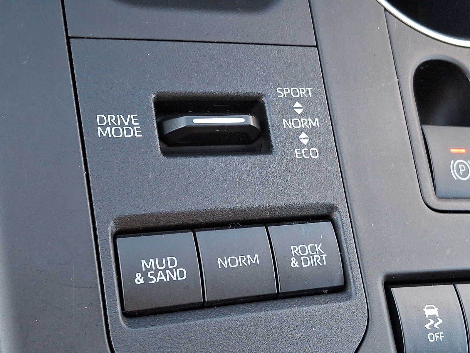 Thumbnail: 2022 Toyota Highlander - 23