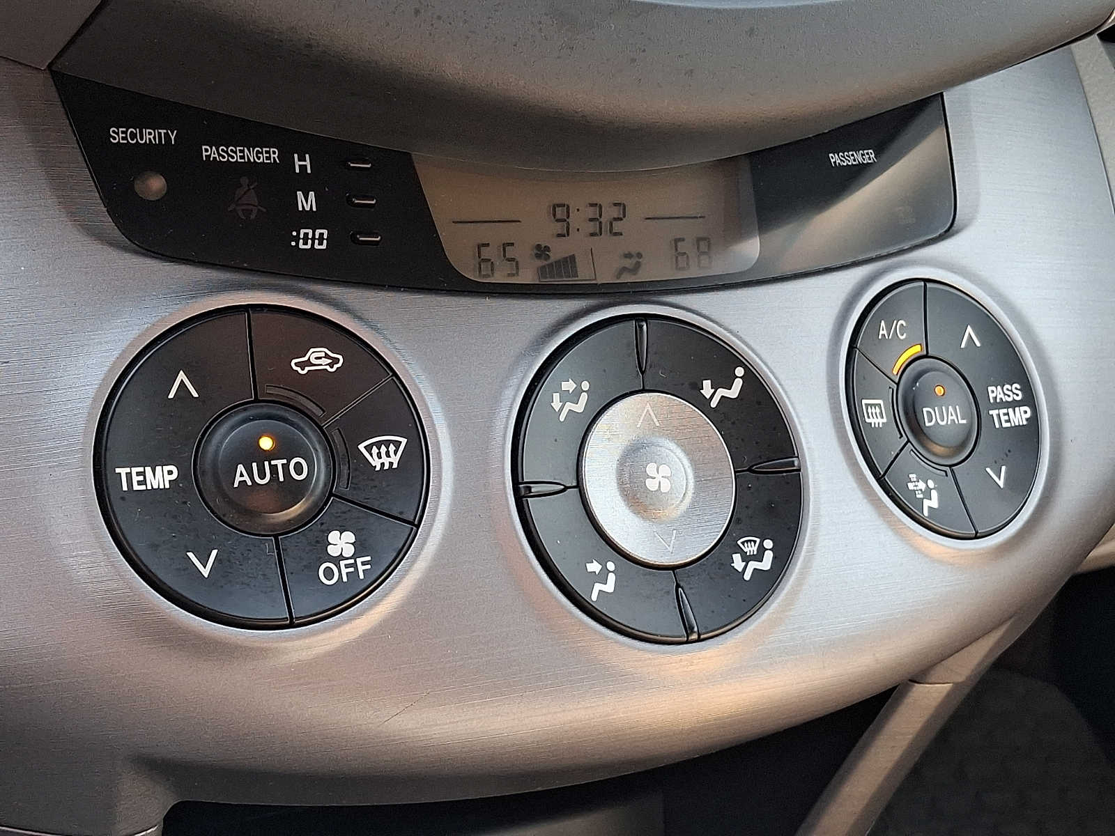Thumbnail: 2006 Toyota RAV4 - 12