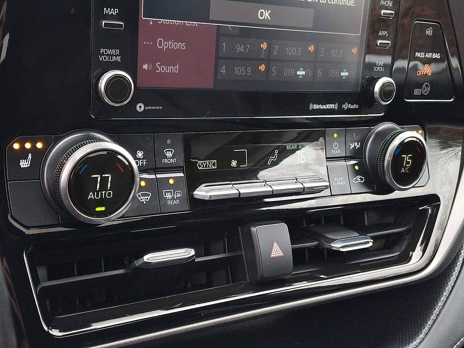 Thumbnail: 2022 Toyota Highlander - 13