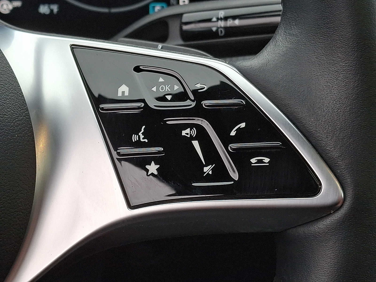 Thumbnail: 2023 Mercedes-Benz C-Class - 19