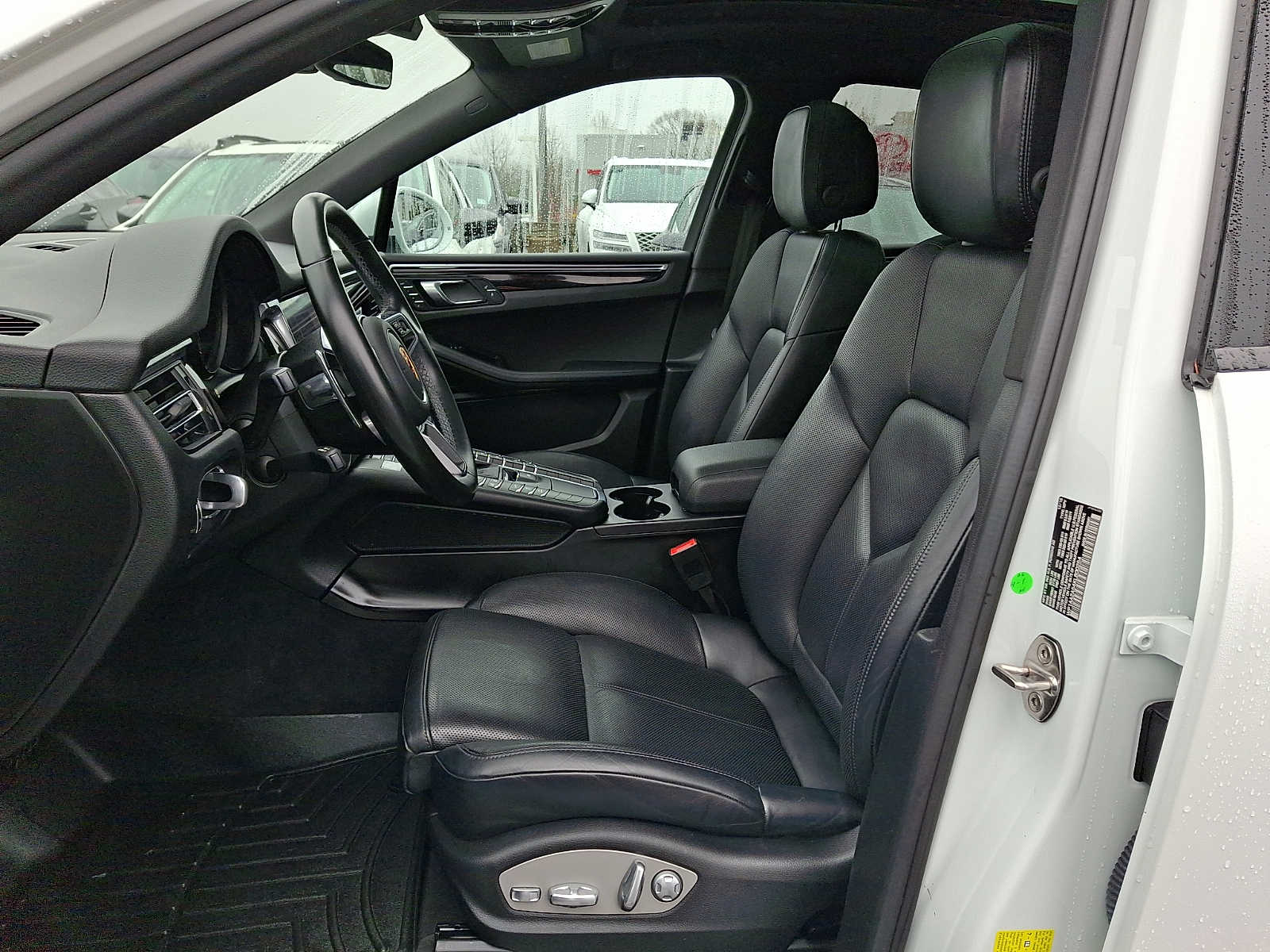 Thumbnail: 2019 Porsche Macan - 10