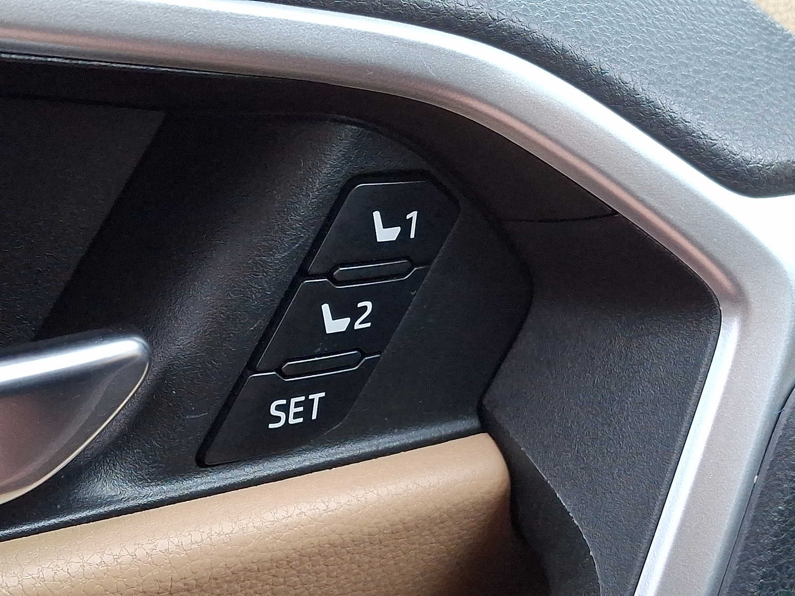 Thumbnail: 2019 Toyota RAV4 - 25