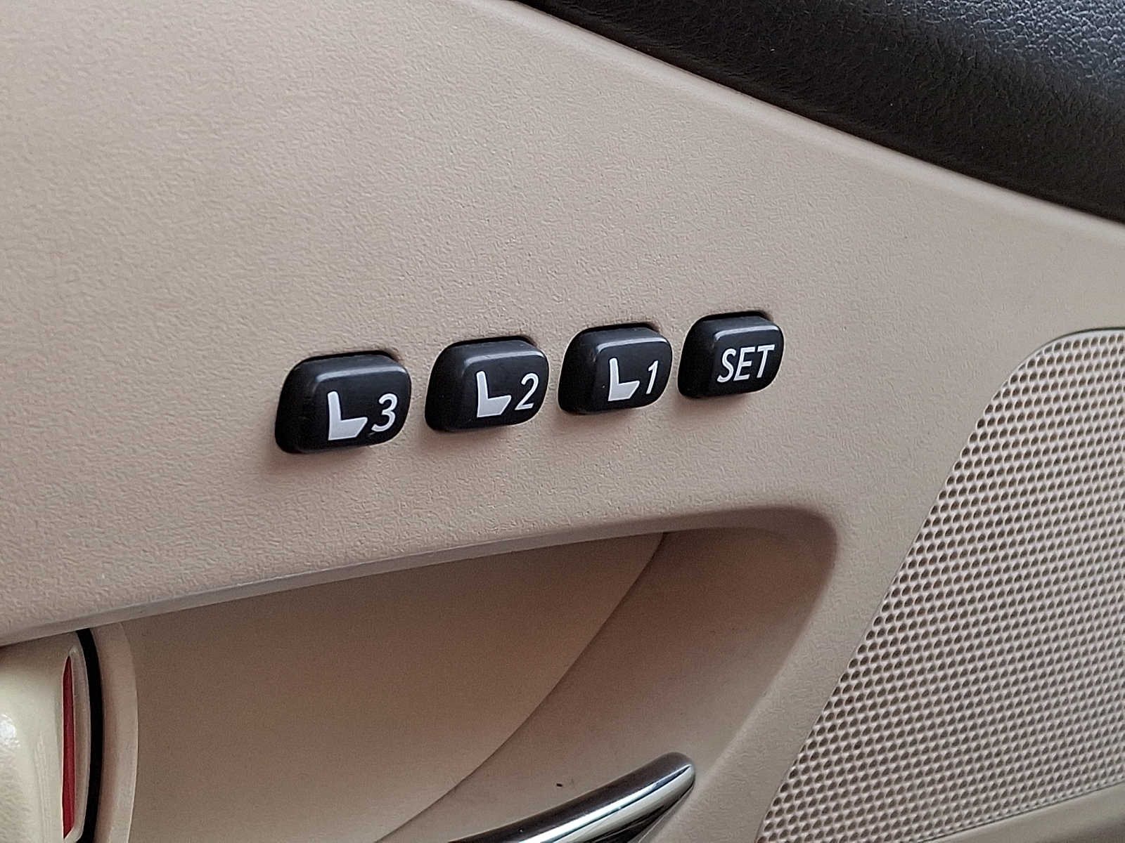 Thumbnail: 2010 Lexus RX - 24