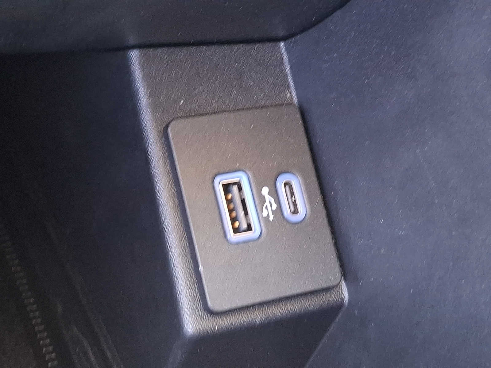 Thumbnail: 2022 Ford Edge - 22