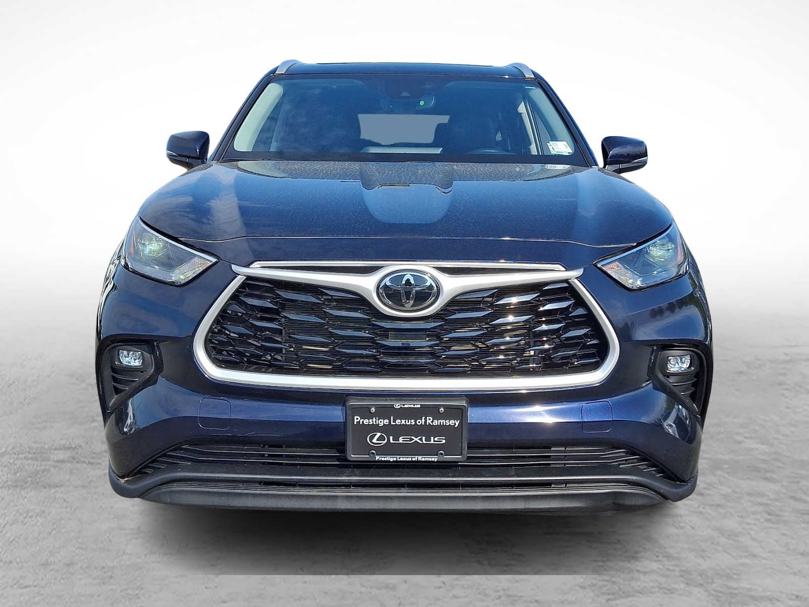 Thumbnail: 2023 Toyota Highlander - 2