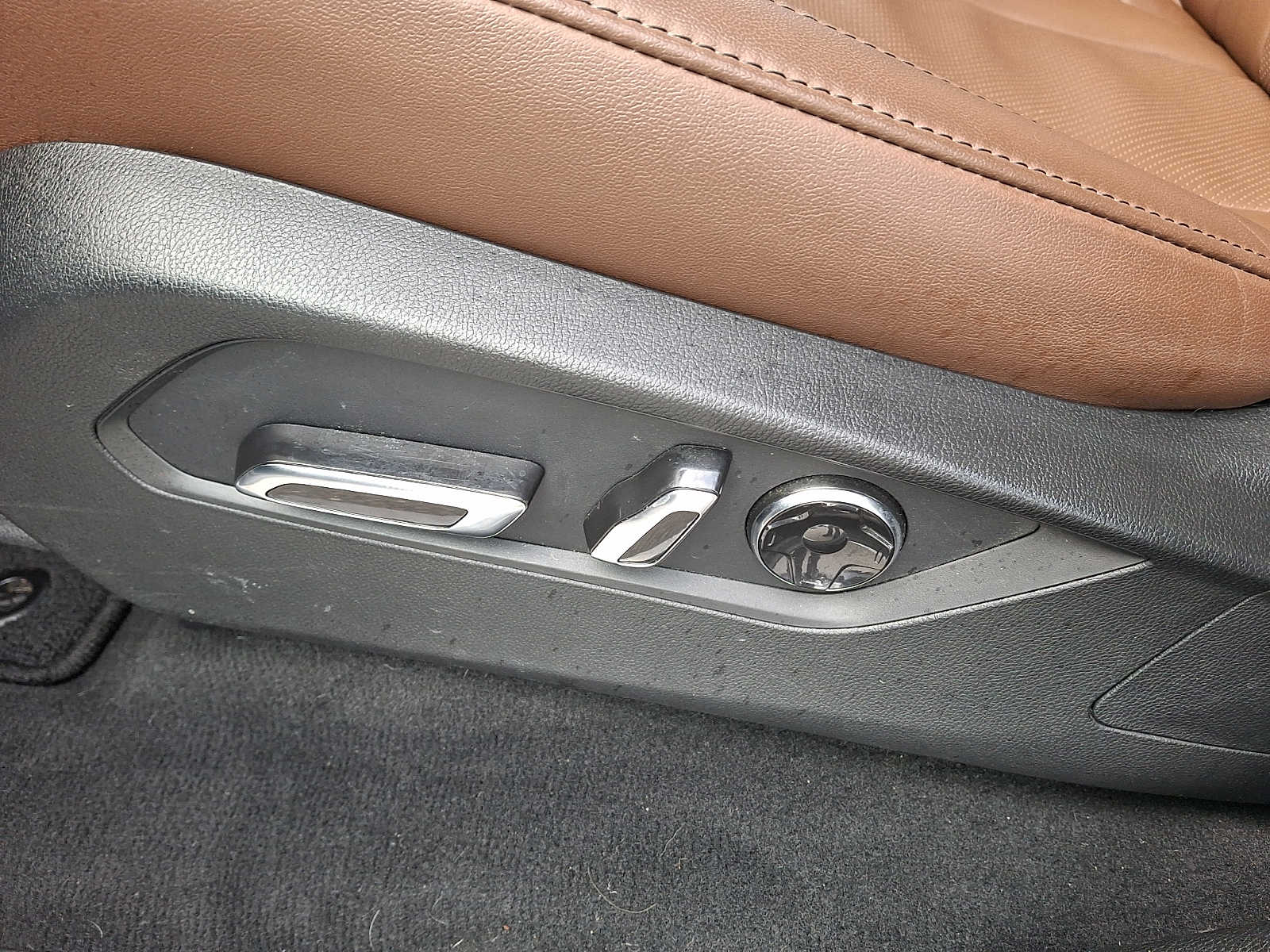 Thumbnail: 2023 Acura MDX - 9