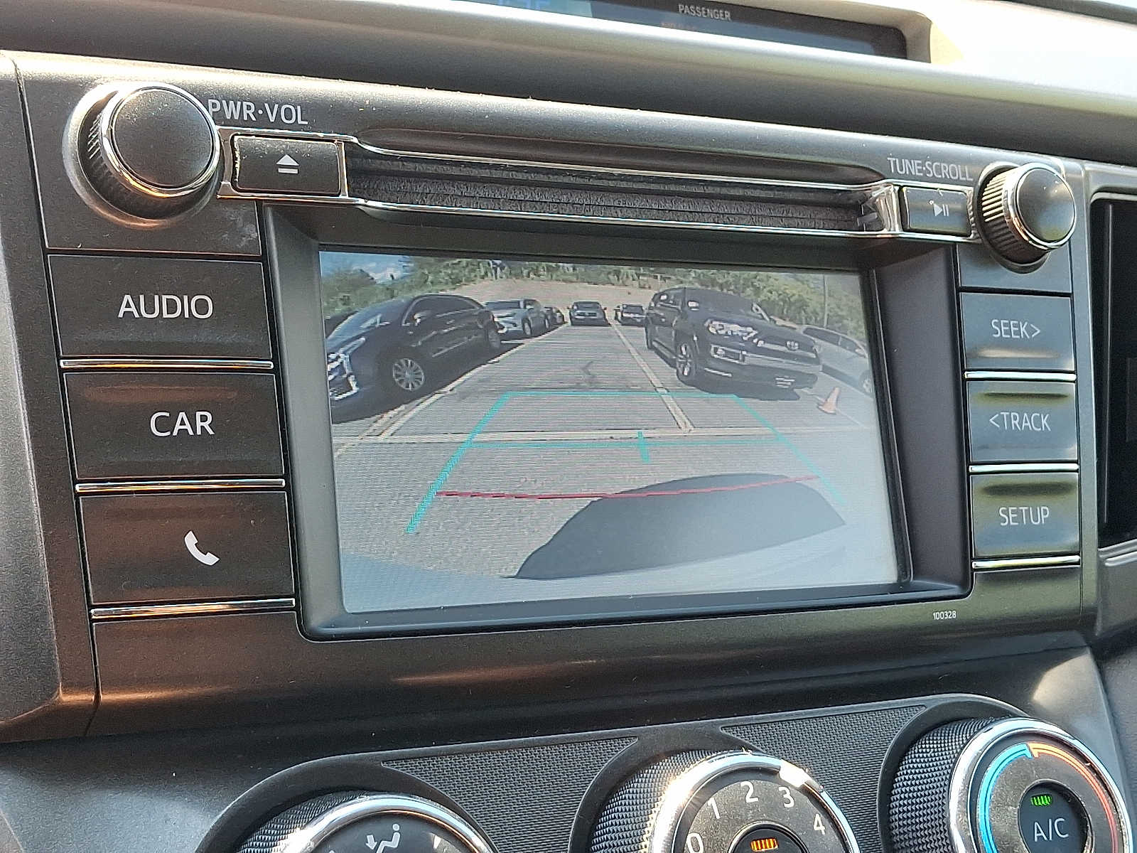 Thumbnail: 2015 Toyota RAV4 - 14