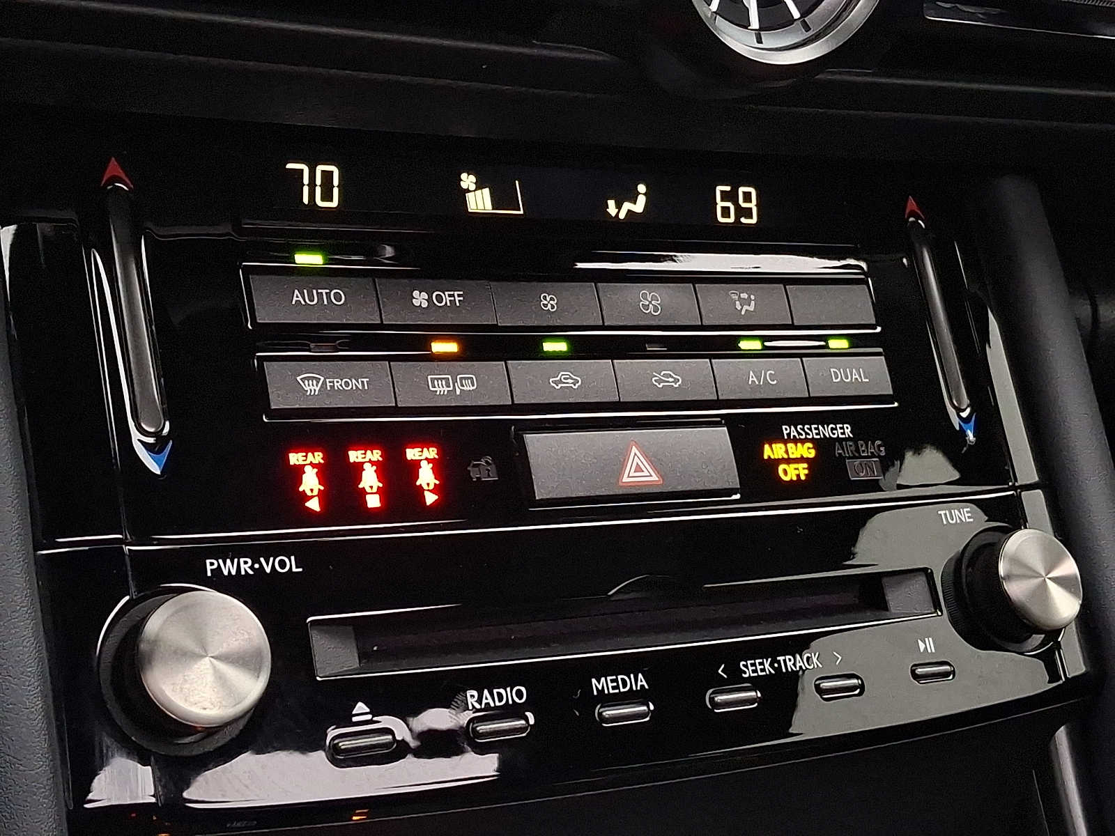 Thumbnail: 2023 Lexus IS - 14