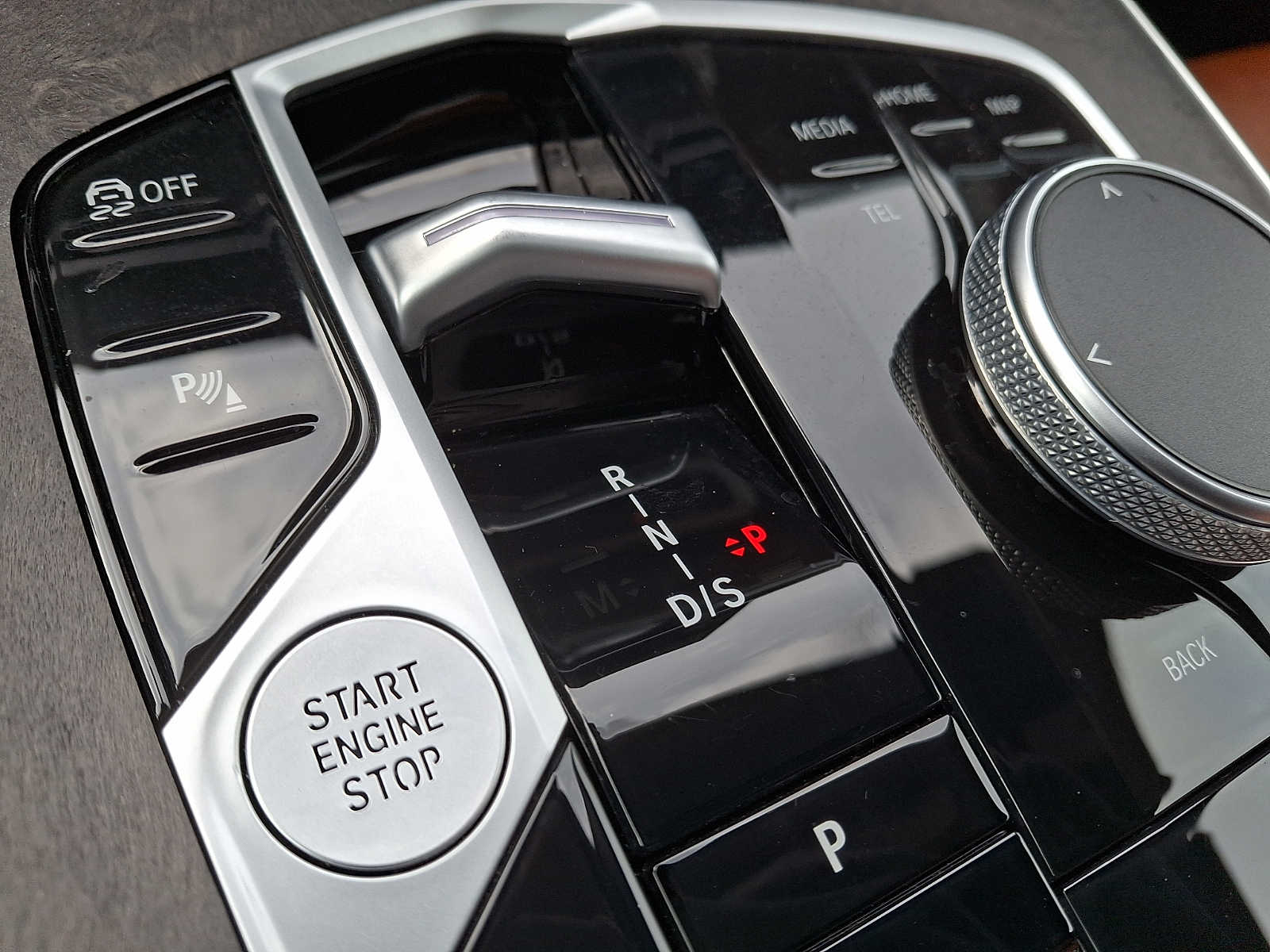 Thumbnail: 2024 BMW X7 - 13