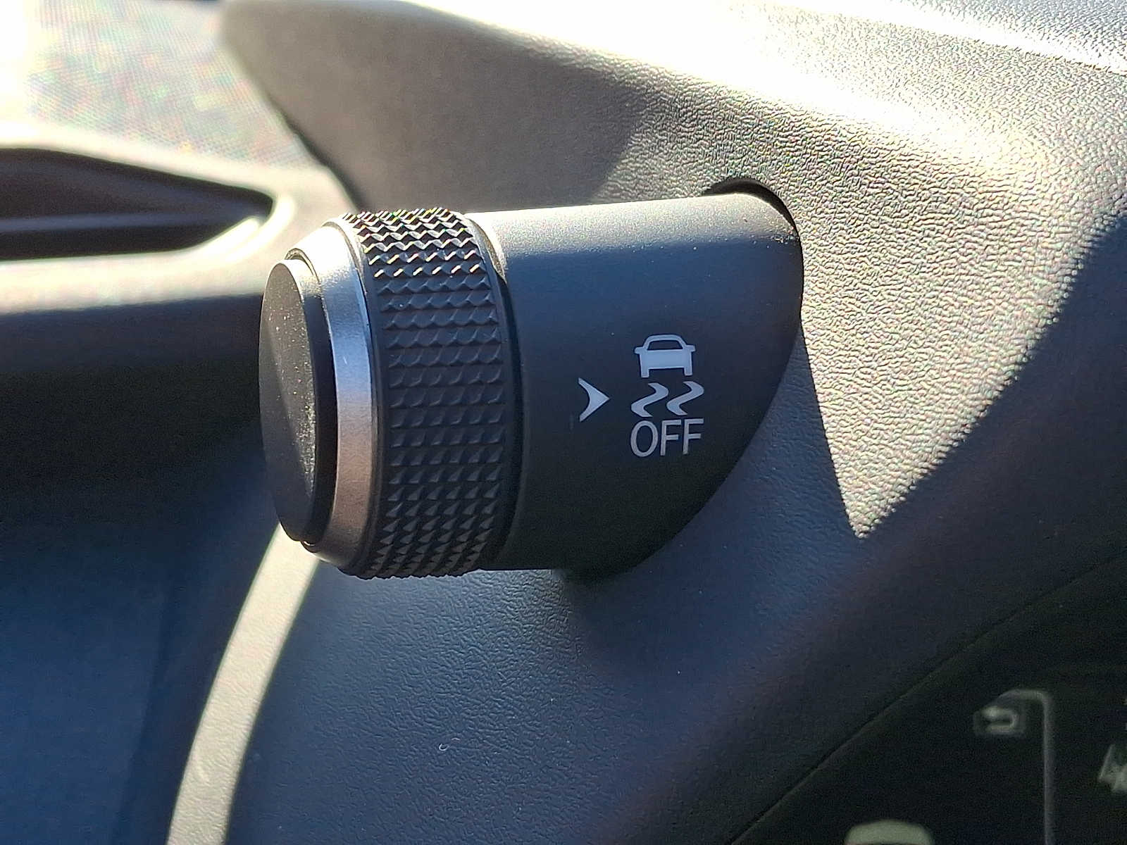 Thumbnail: 2023 Lexus UX - 24