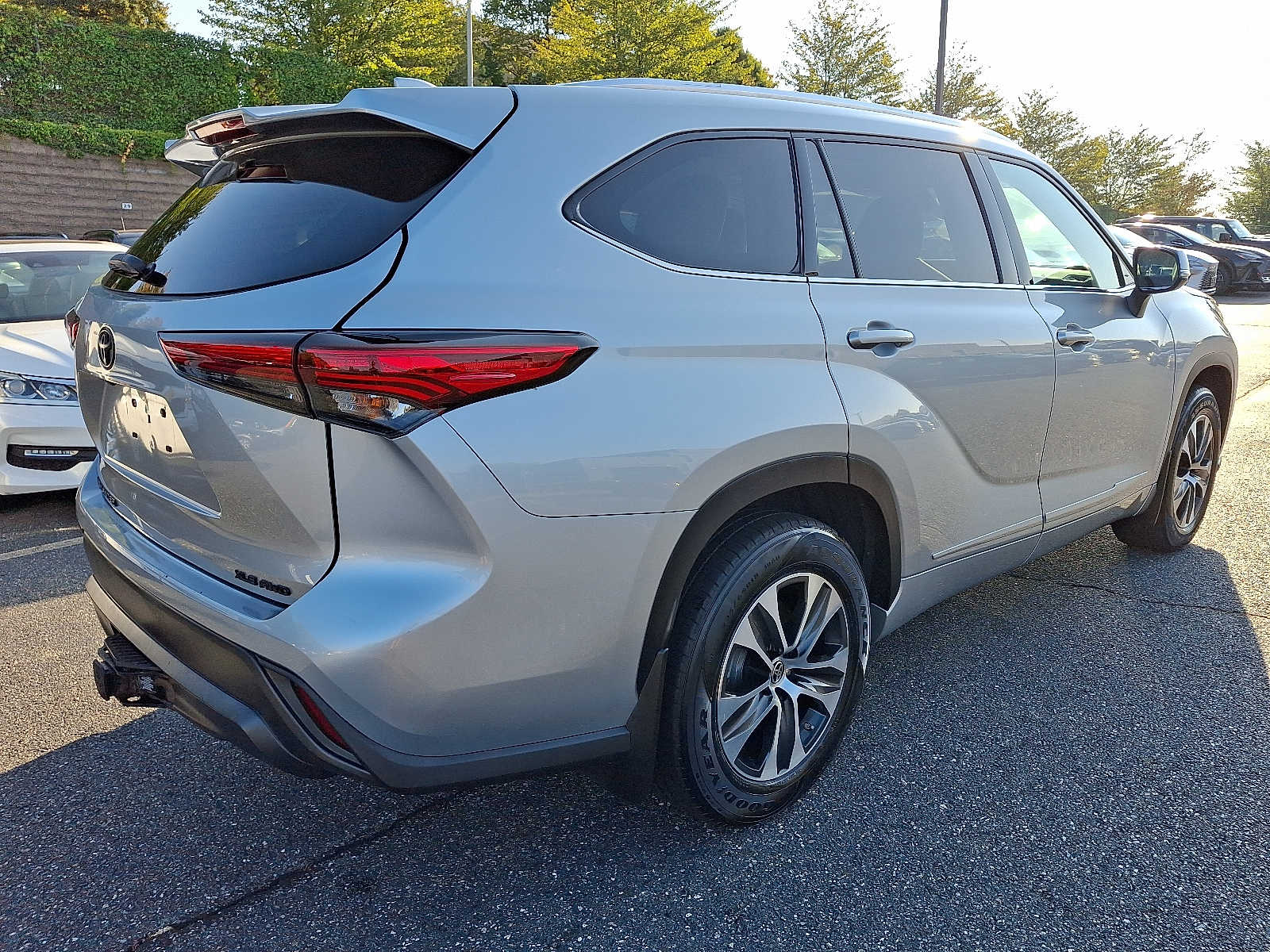 Thumbnail: 2020 Toyota Highlander - 4