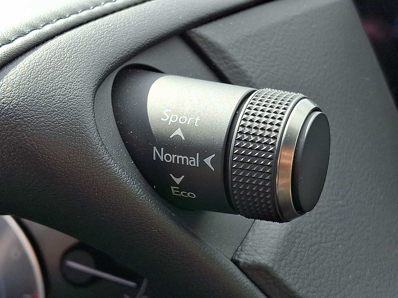 Thumbnail: 2021 Lexus ES - 24