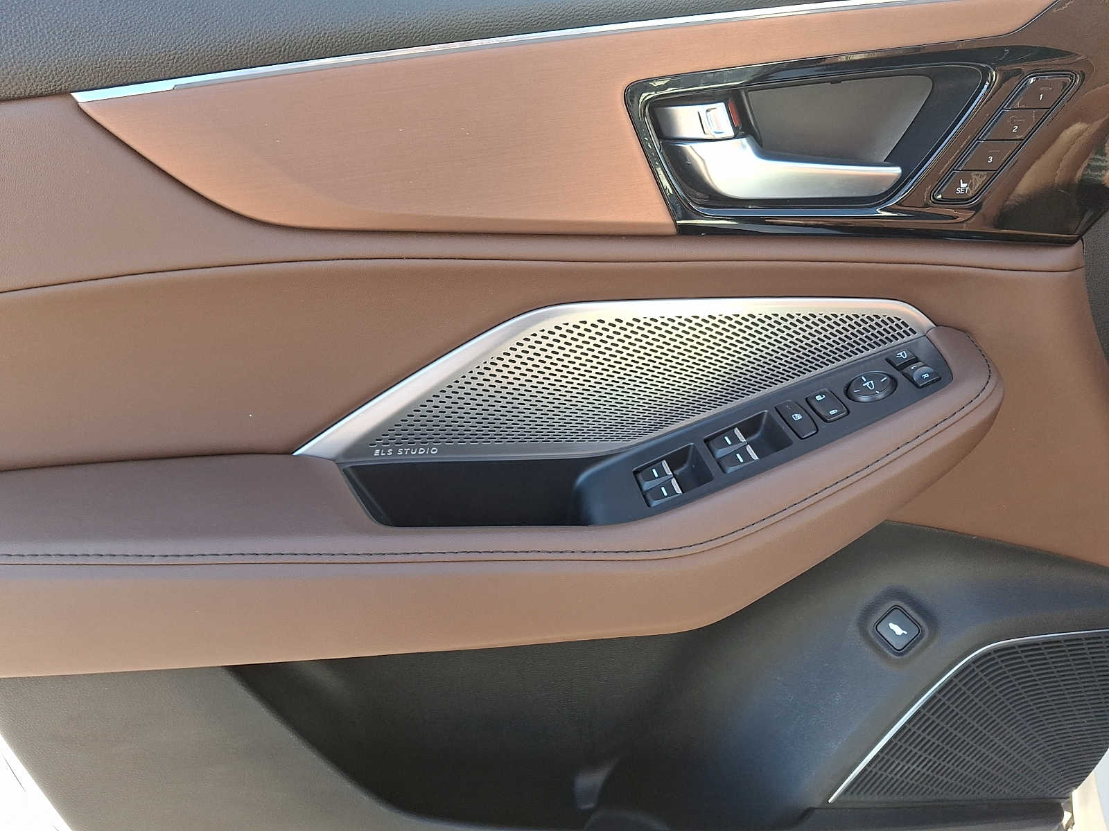 Thumbnail: 2022 Acura MDX - 9