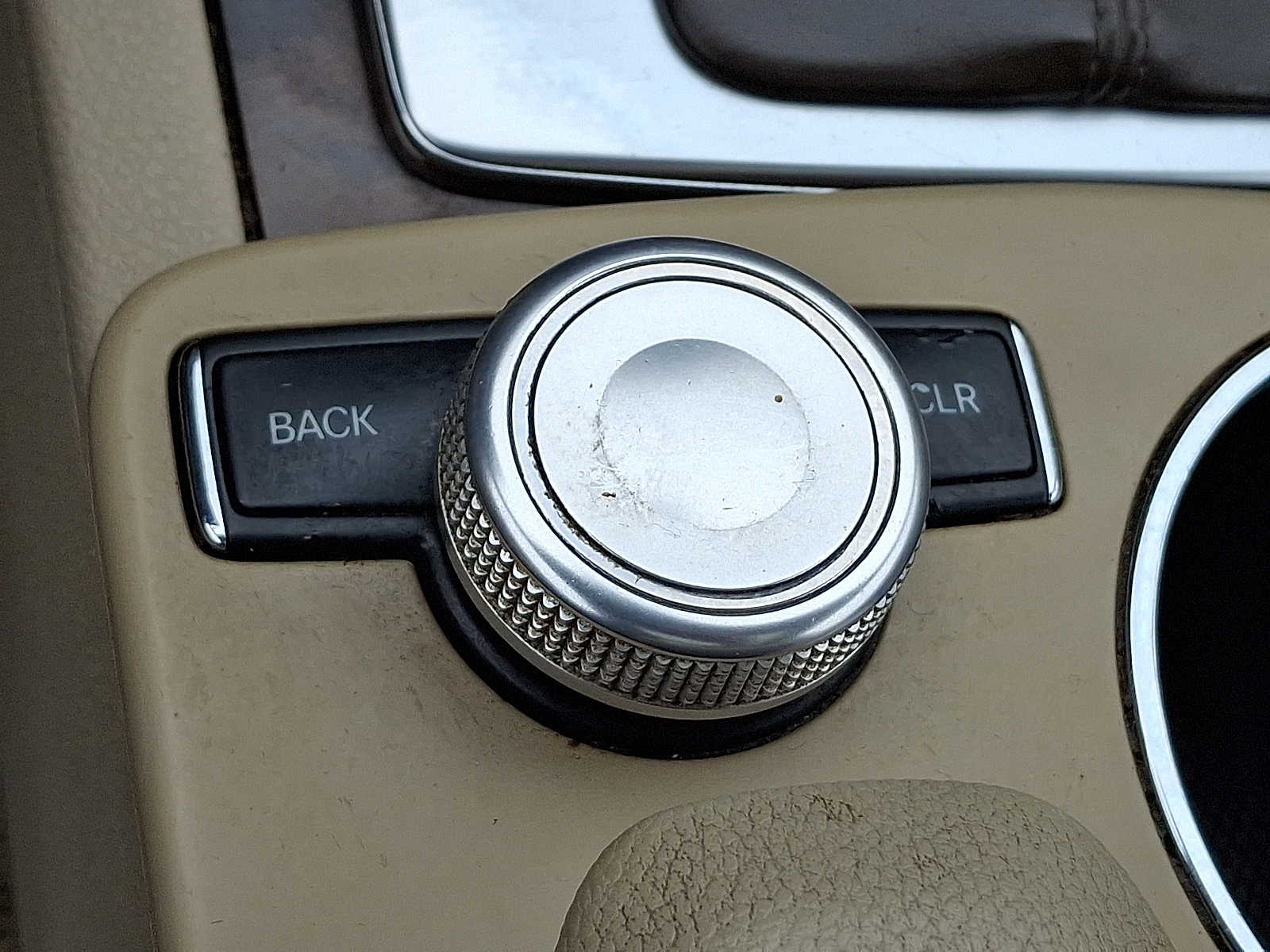Thumbnail: 2010 Mercedes-Benz E-Class - 21