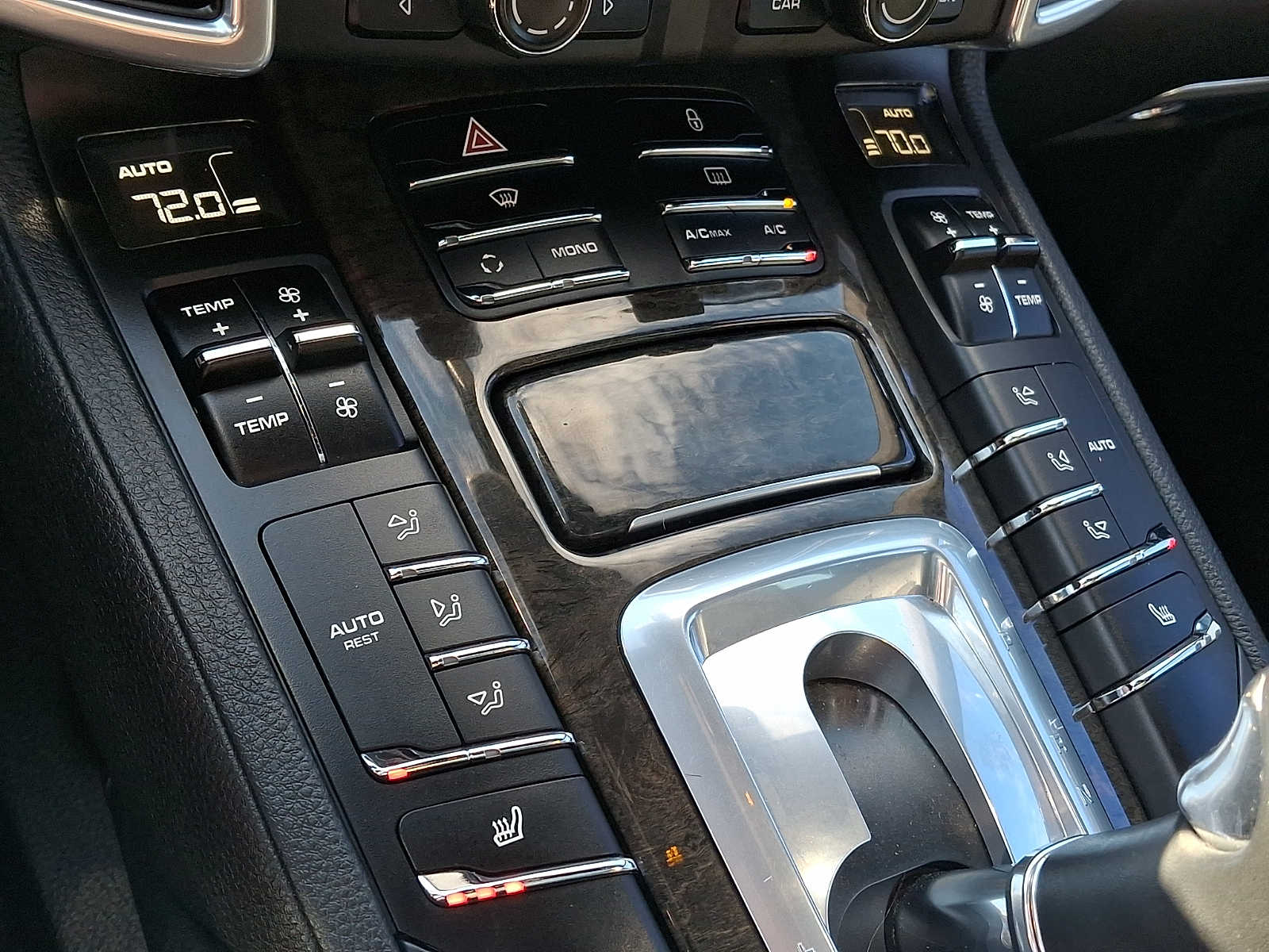 Thumbnail: 2012 Porsche Cayenne - 14