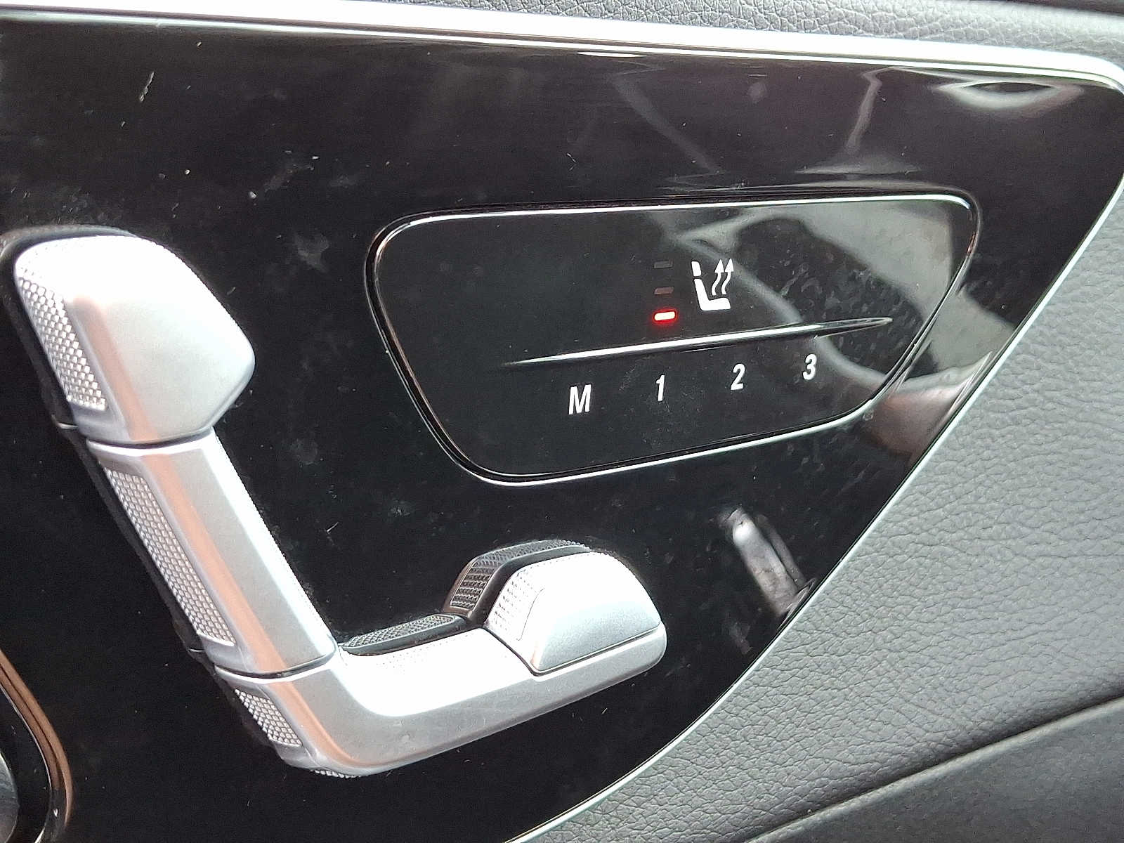 Thumbnail: 2023 Mercedes-Benz GLC - 20