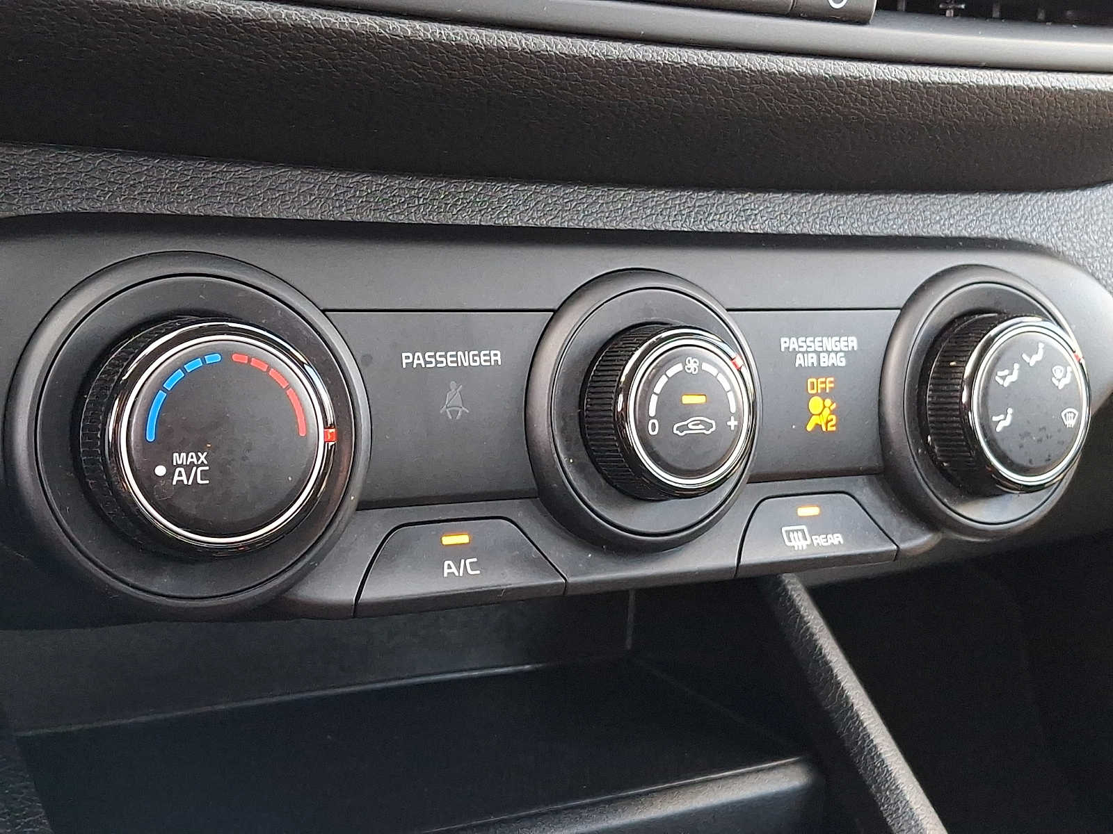 Thumbnail: 2023 Kia Forte - 15